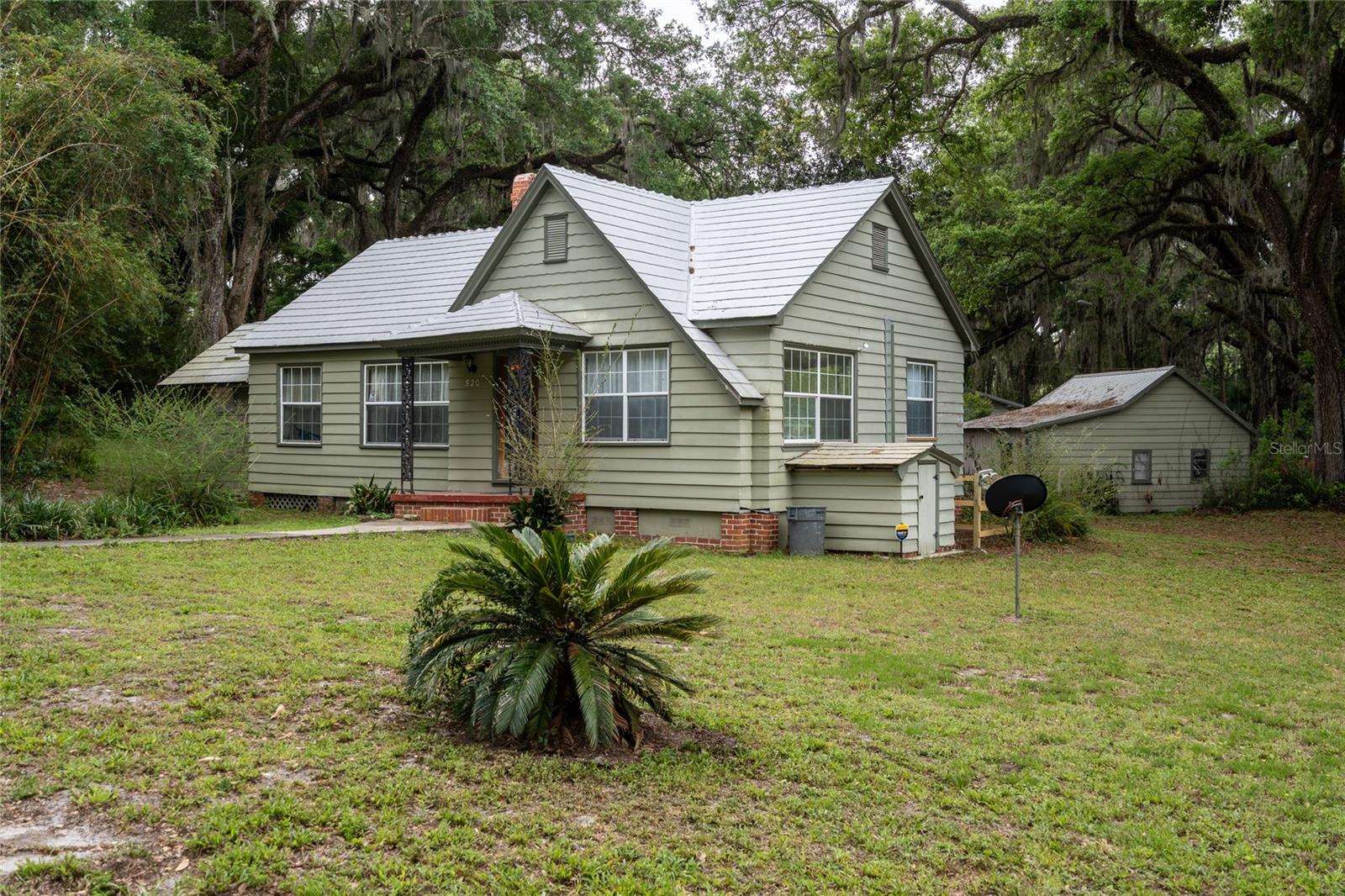 520 DESOTO AVE, DE LEON SPRINGS, FL, 32130
