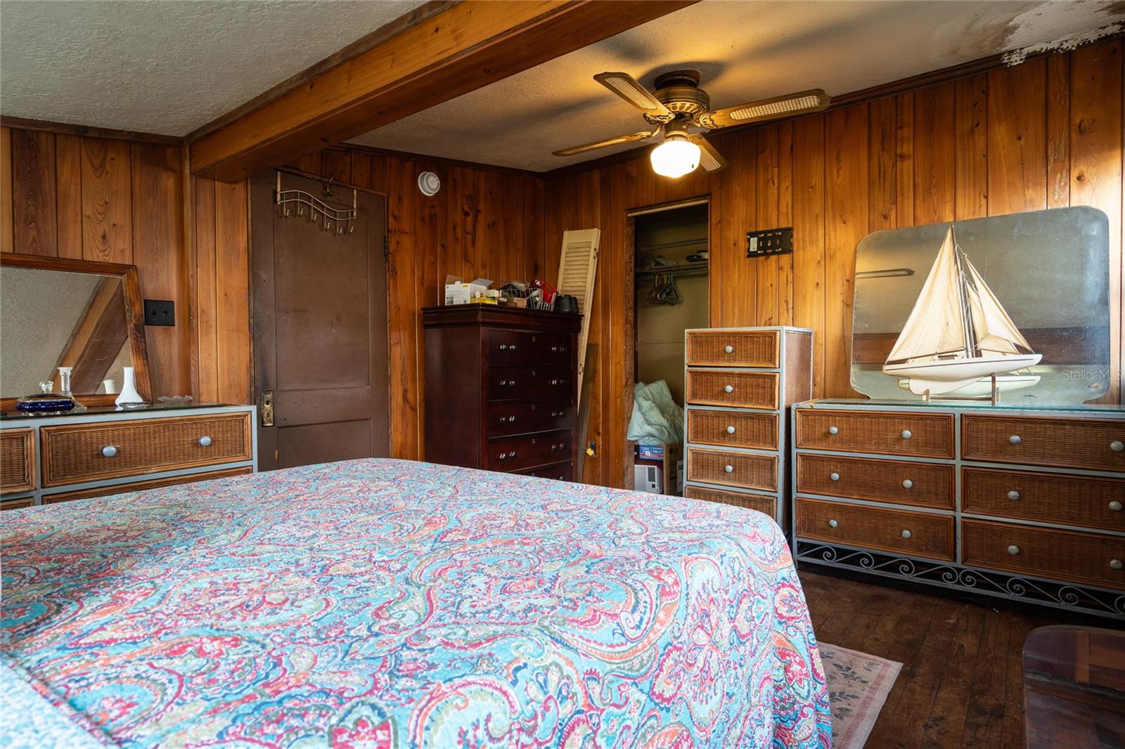 5560 PARK AVE, DE LEON SPRINGS, FL, 32130