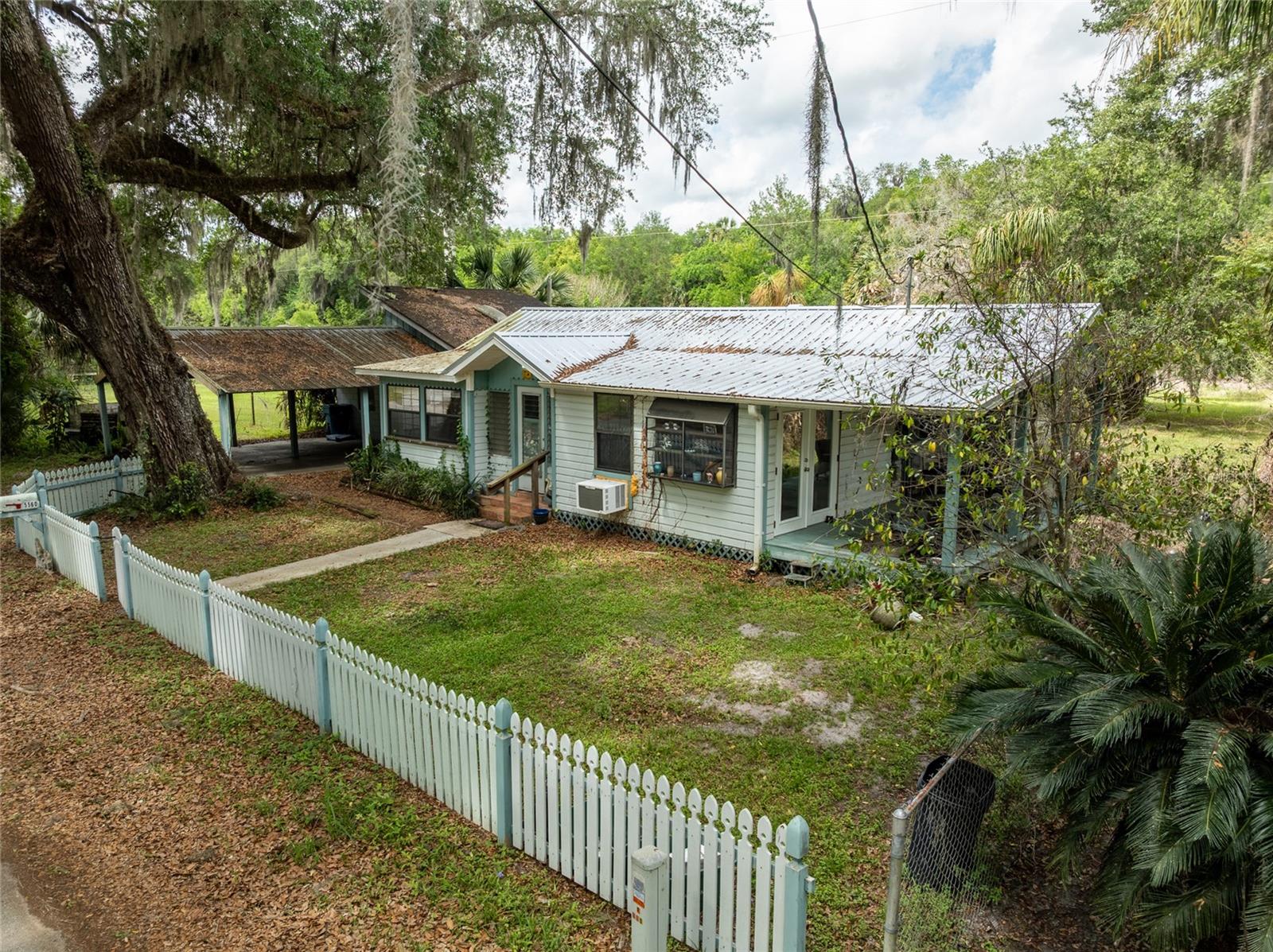 5560 PARK AVE, DE LEON SPRINGS, FL, 32130