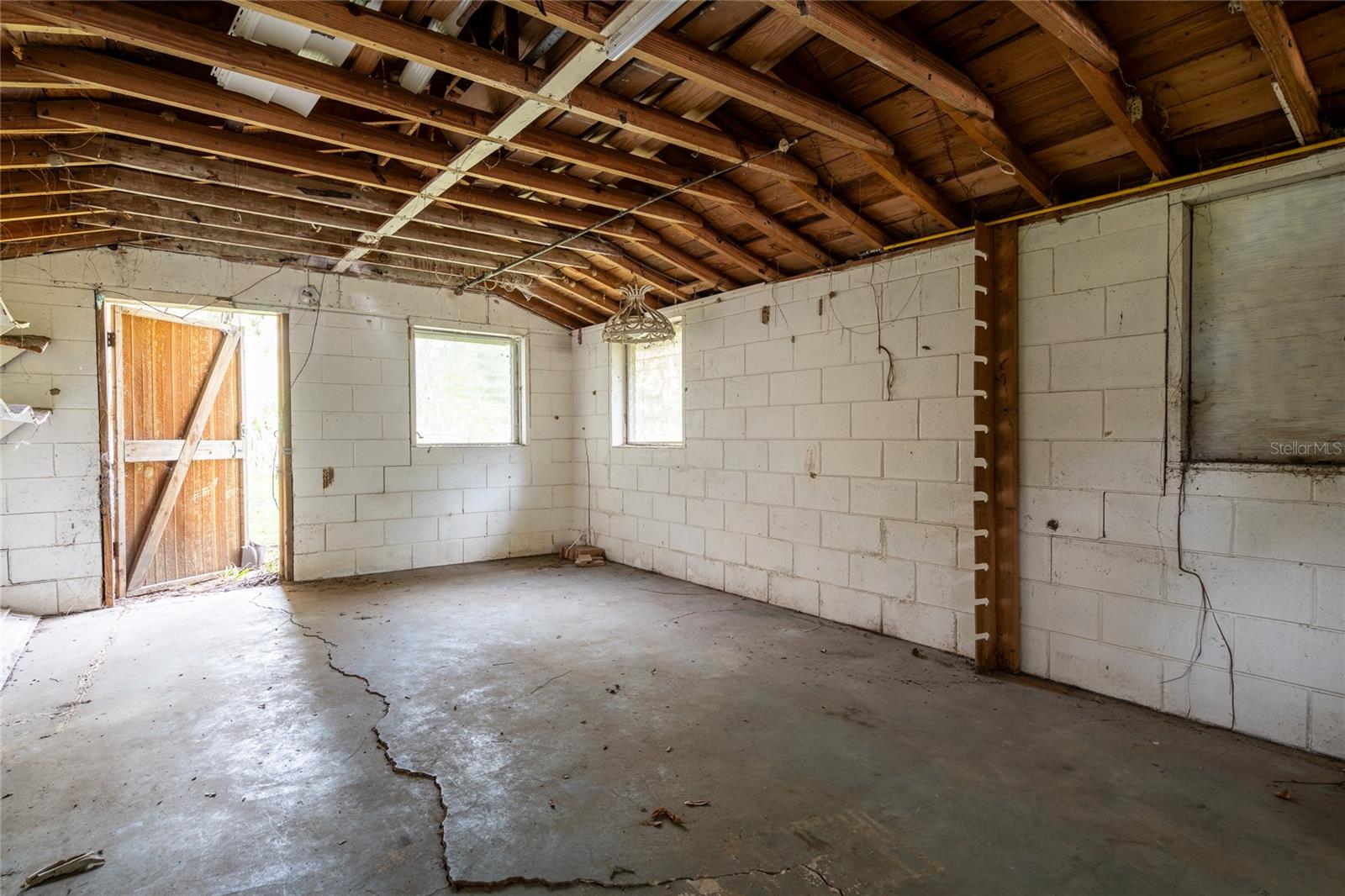 5560 PARK AVE, DE LEON SPRINGS, FL, 32130