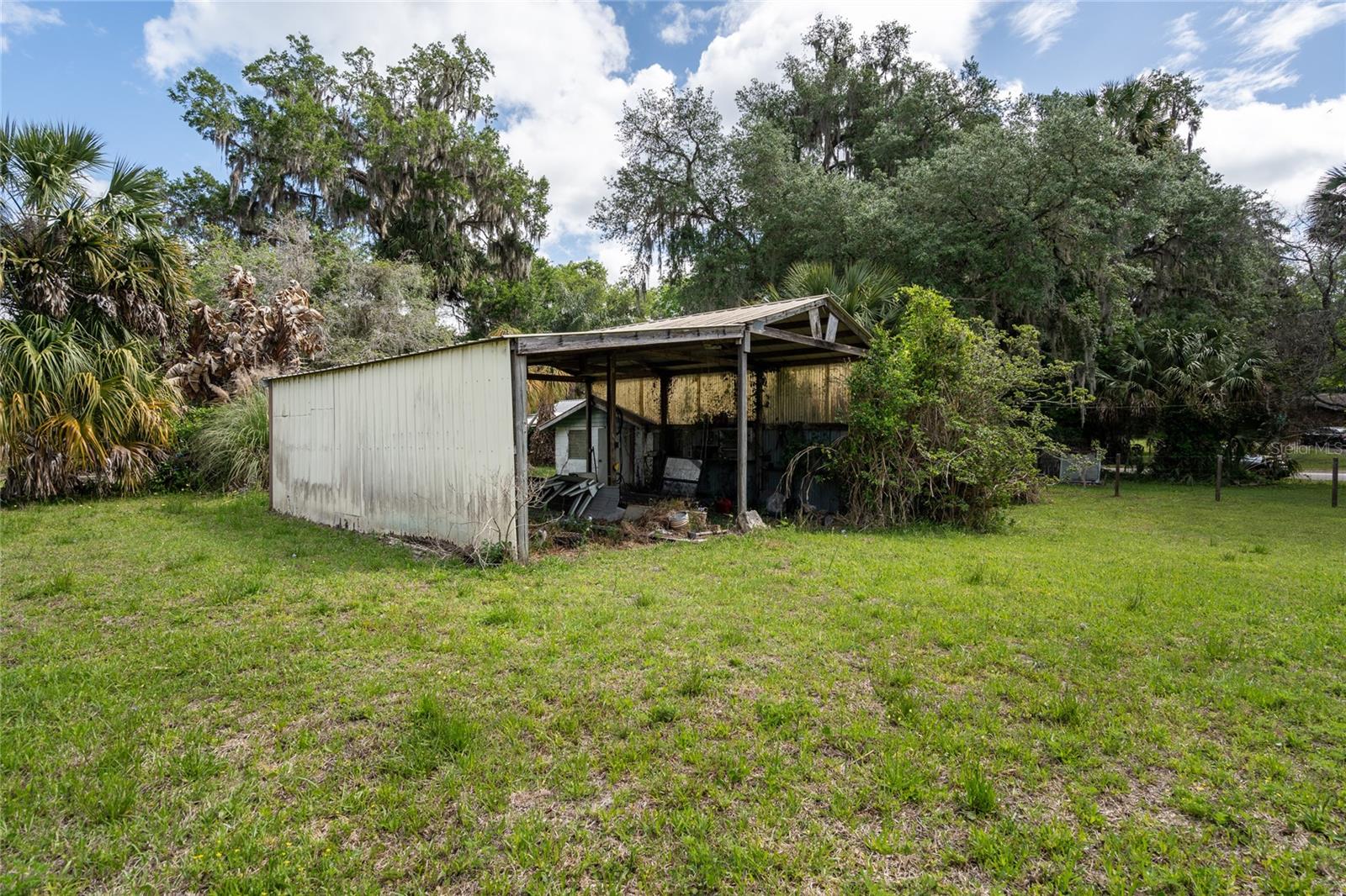 5560 PARK AVE, DE LEON SPRINGS, FL, 32130