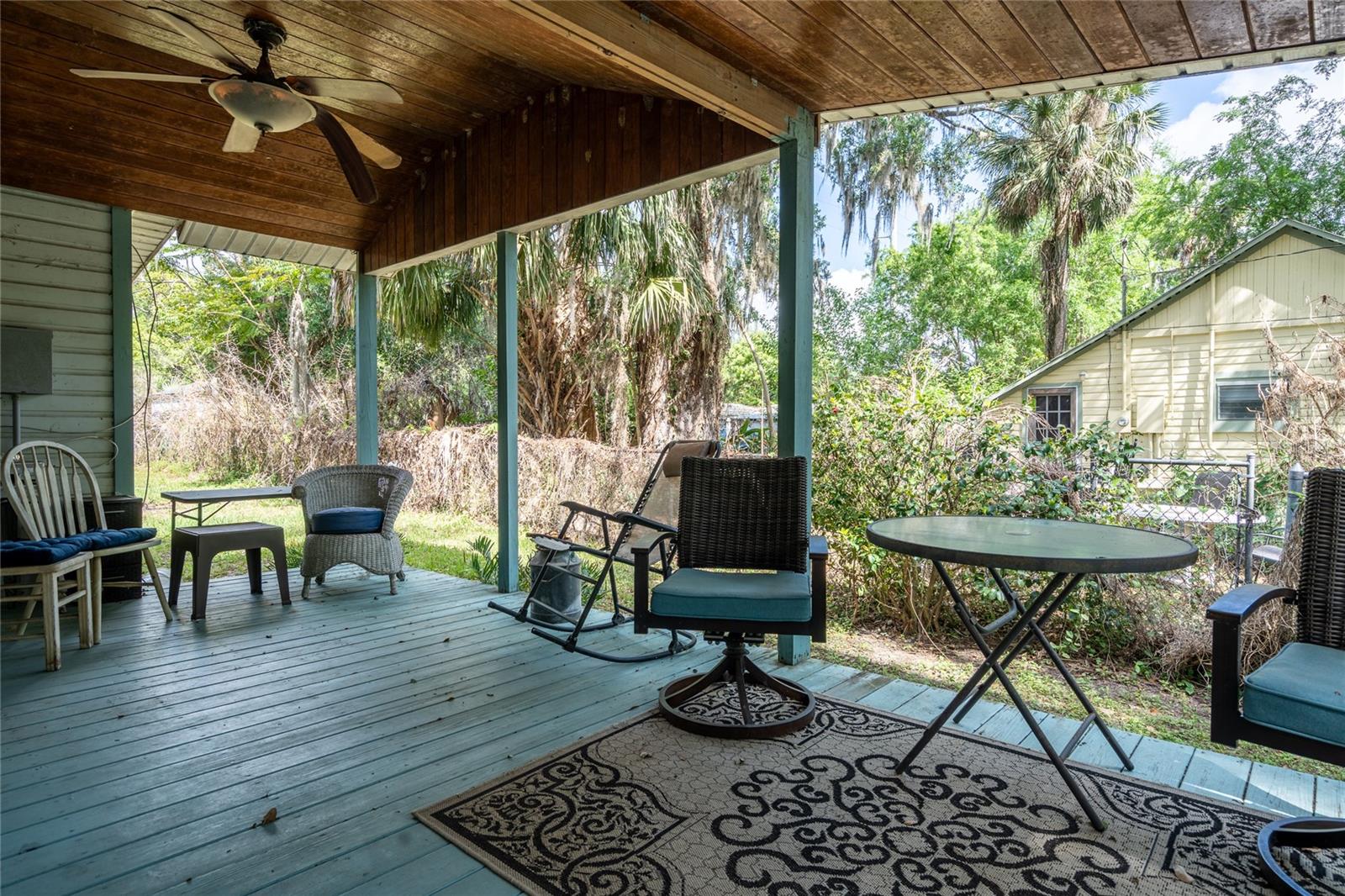 5560 PARK AVE, DE LEON SPRINGS, FL, 32130
