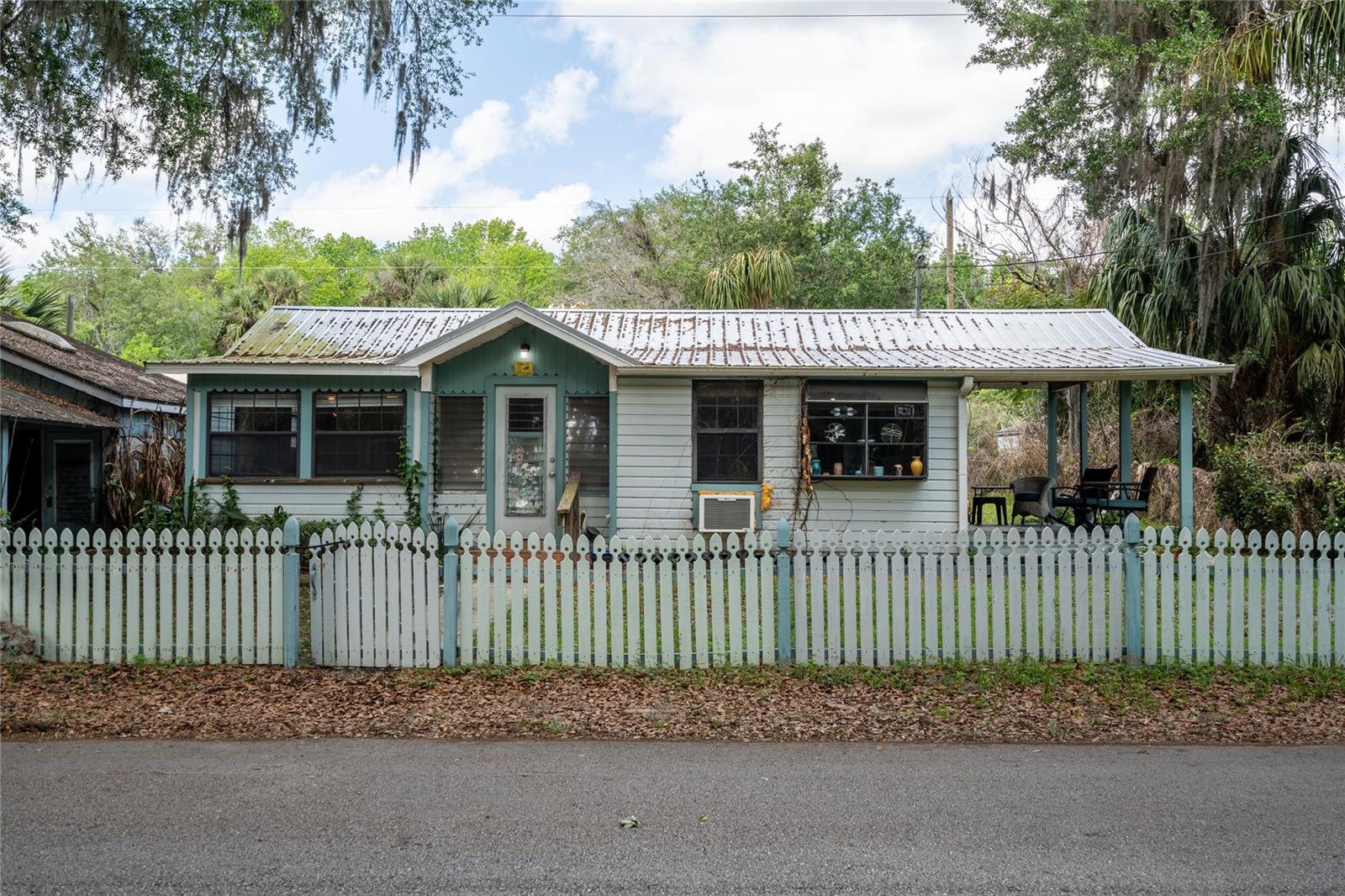 5560 PARK AVE, DE LEON SPRINGS, FL, 32130
