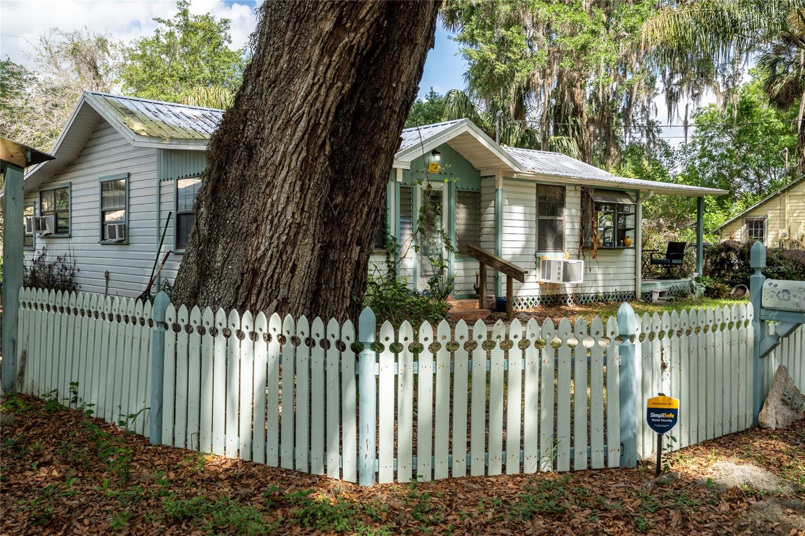 5560 PARK AVE, DE LEON SPRINGS, FL, 32130