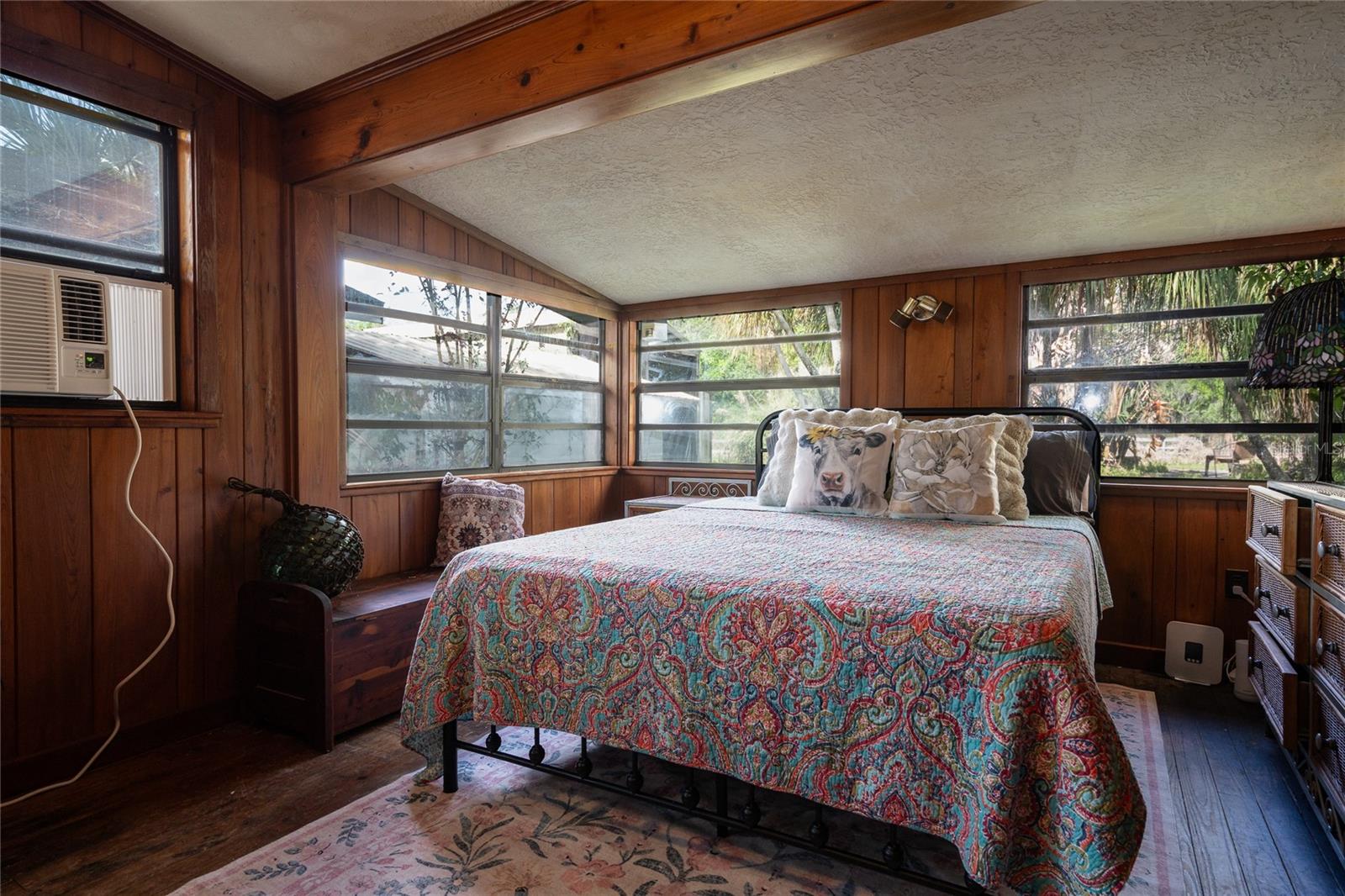 5560 PARK AVE, DE LEON SPRINGS, FL, 32130