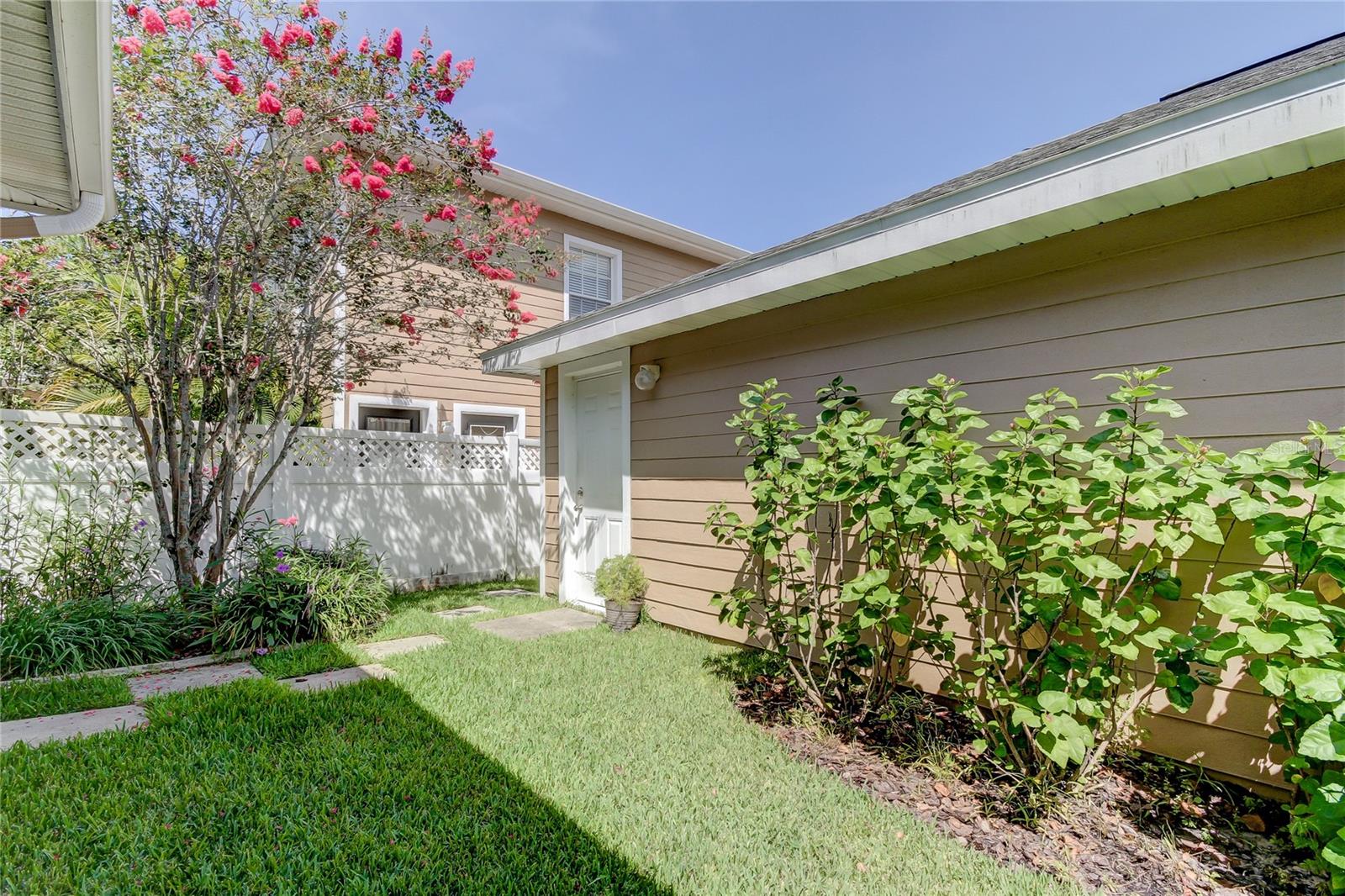 14606 BOURNEMOUTH RD, TAMPA, FL, 33626