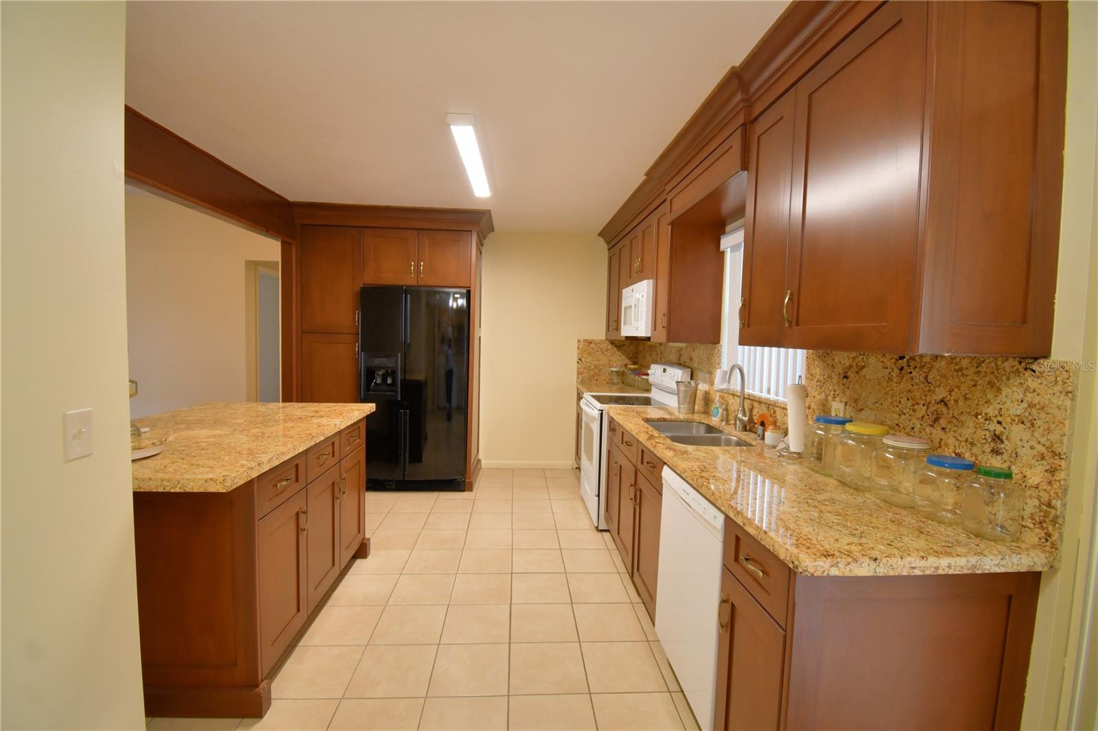 1690 COLONNADES CIR N, LAKELAND, FL, 33811