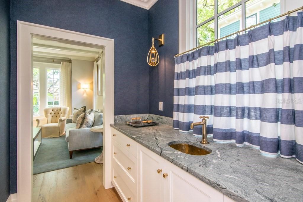 TB8489135 Property Photo