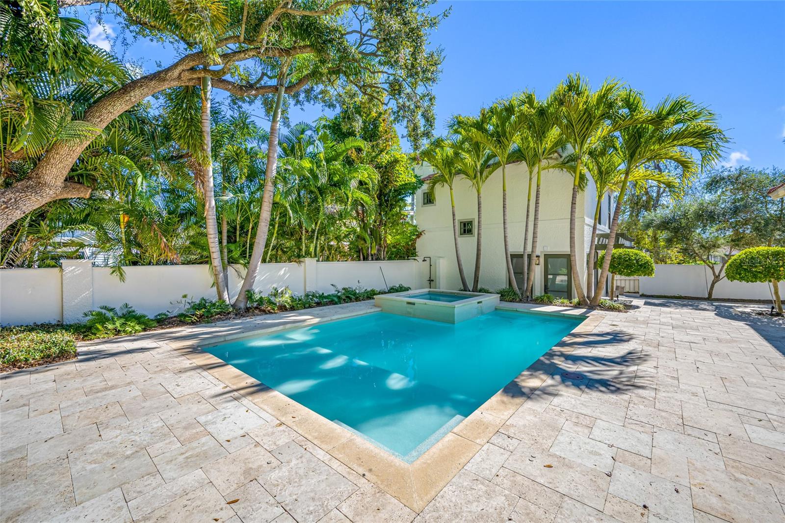 TB8489135 Property Photo