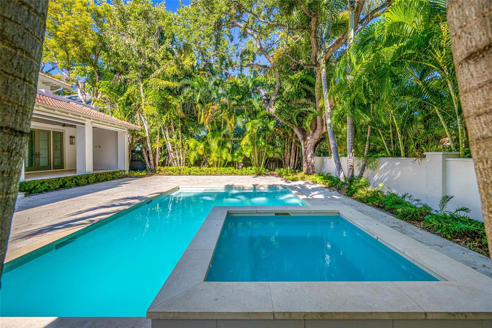 TB8489135 Property Photo