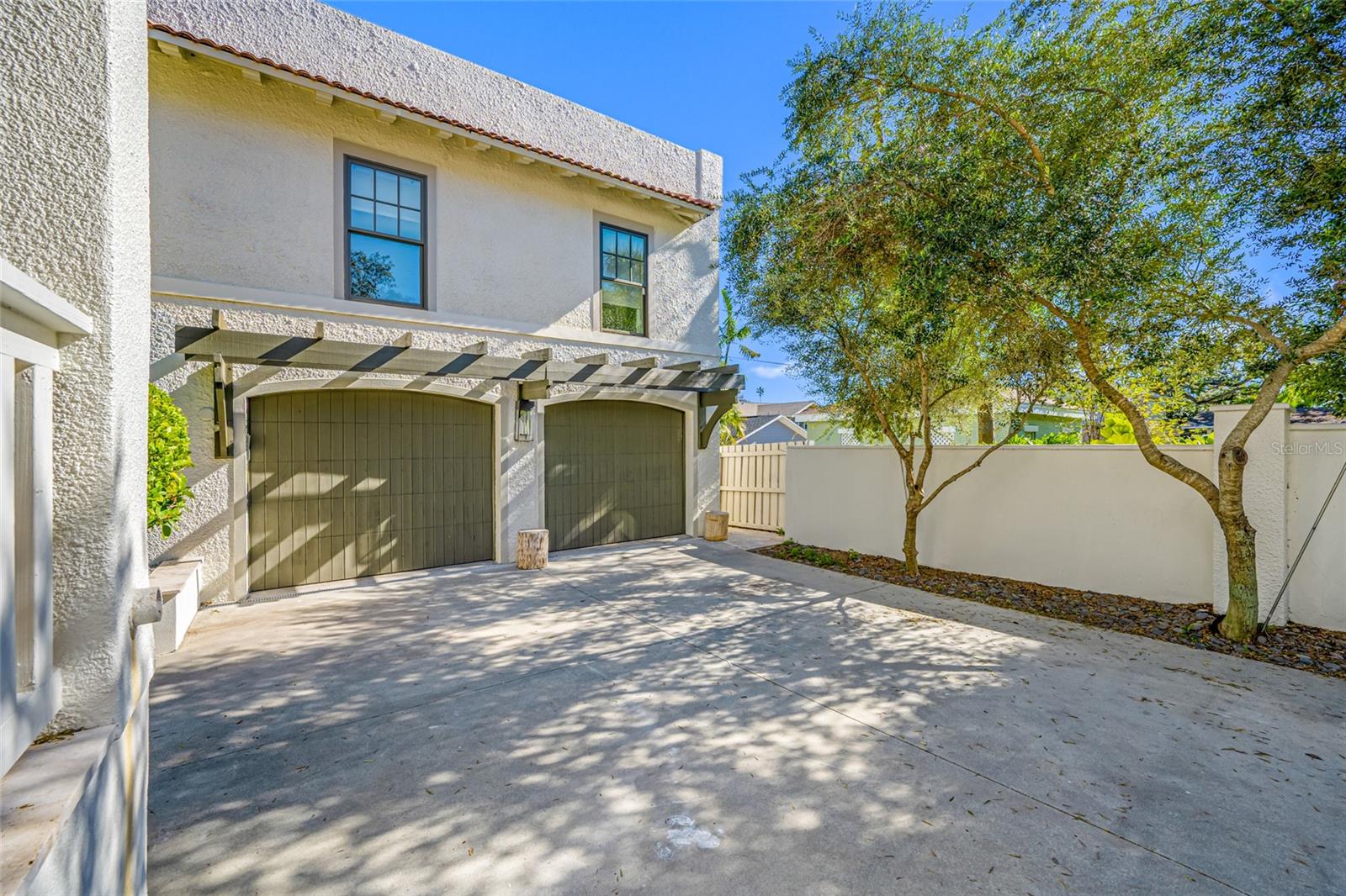 TB8489135 Property Photo