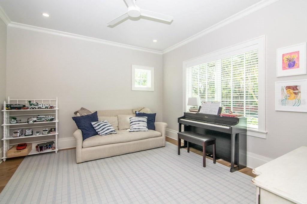 TB8489135 Property Photo