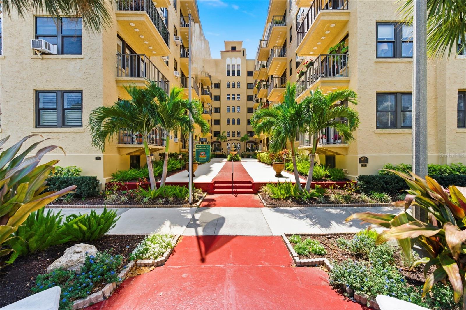 130 4TH AVE N #106, ST PETERSBURG, FL, 33701