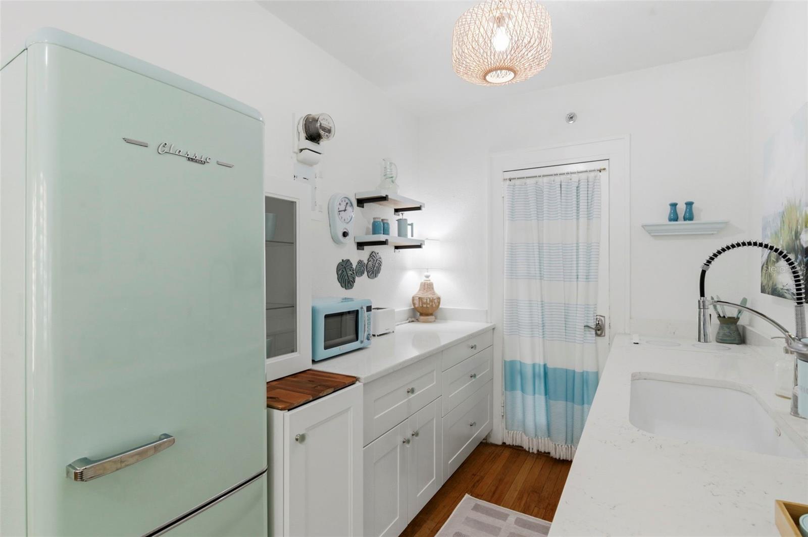 130 4TH AVE N #106, ST PETERSBURG, FL, 33701