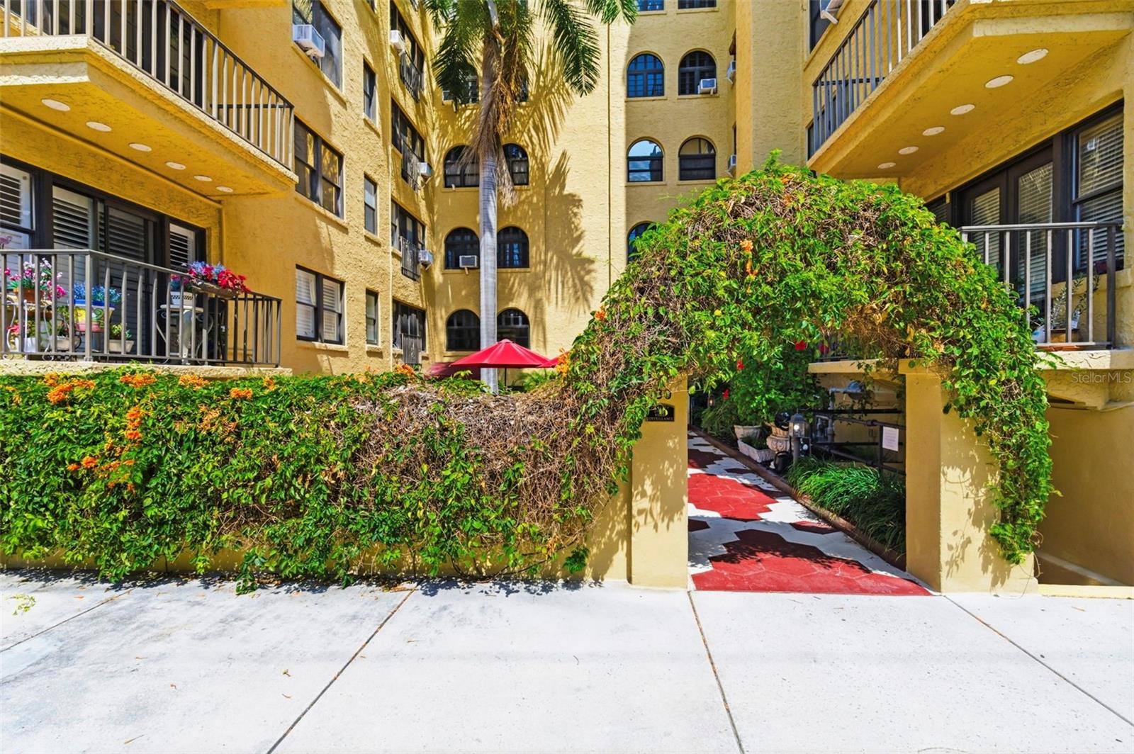 130 4TH AVE N #106, ST PETERSBURG, FL, 33701
