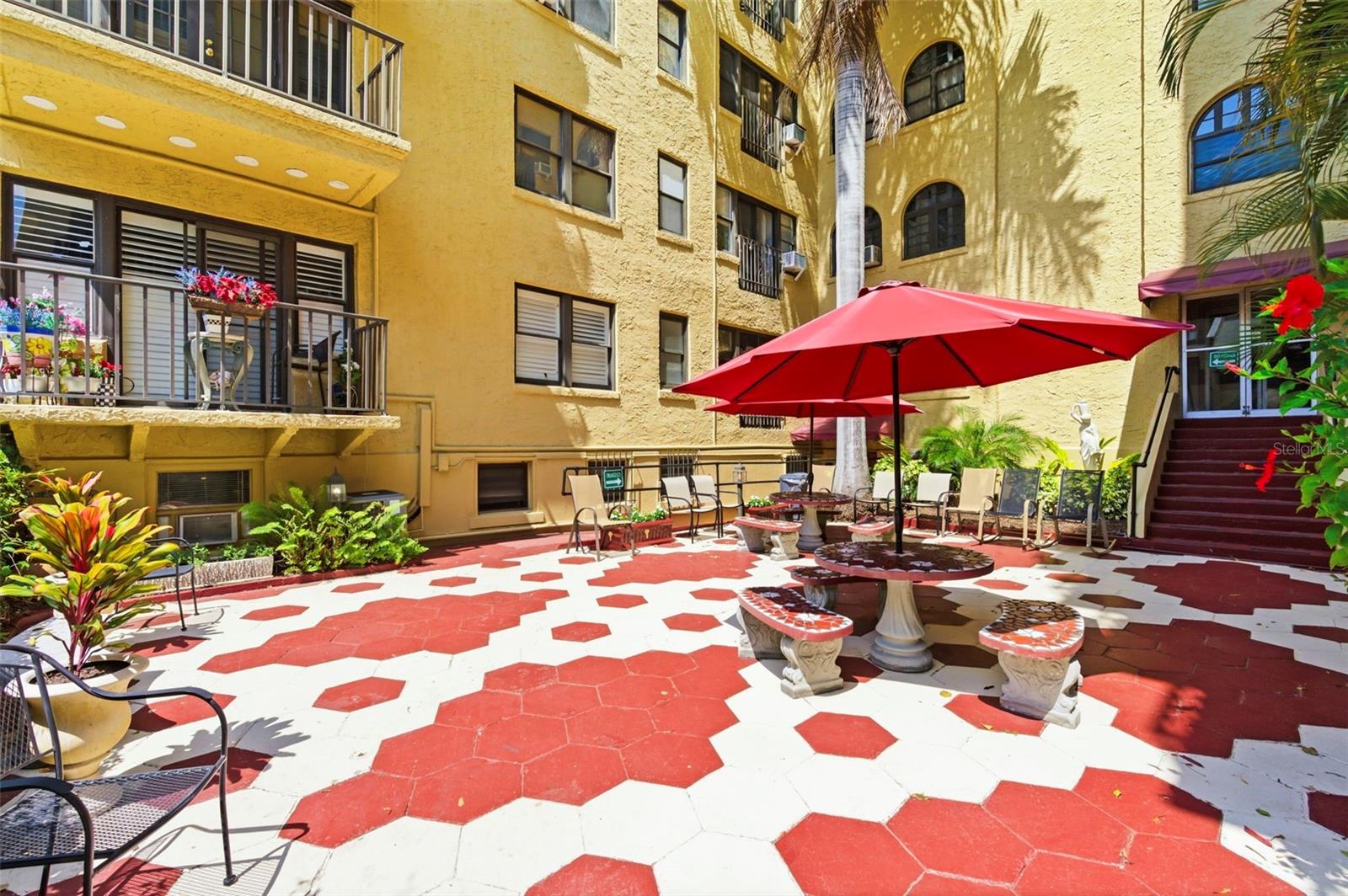 130 4TH AVE N #106, ST PETERSBURG, FL, 33701