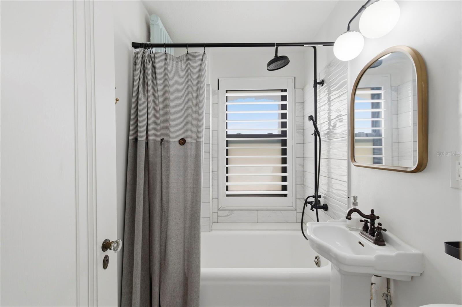 130 4TH AVE N #106, ST PETERSBURG, FL, 33701