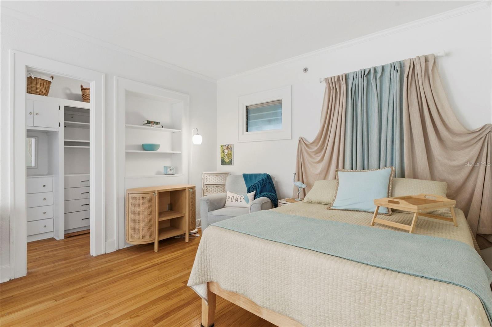 130 4TH AVE N #106, ST PETERSBURG, FL, 33701