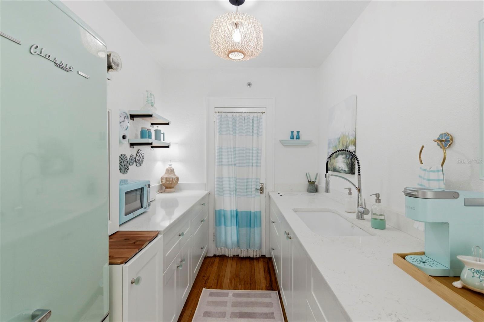 130 4TH AVE N #106, ST PETERSBURG, FL, 33701