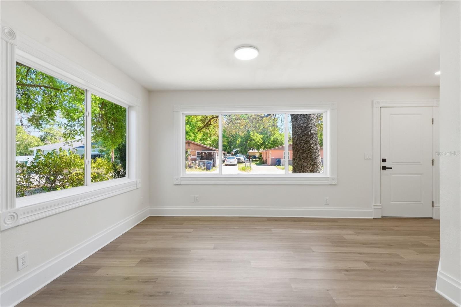 Living room facing front