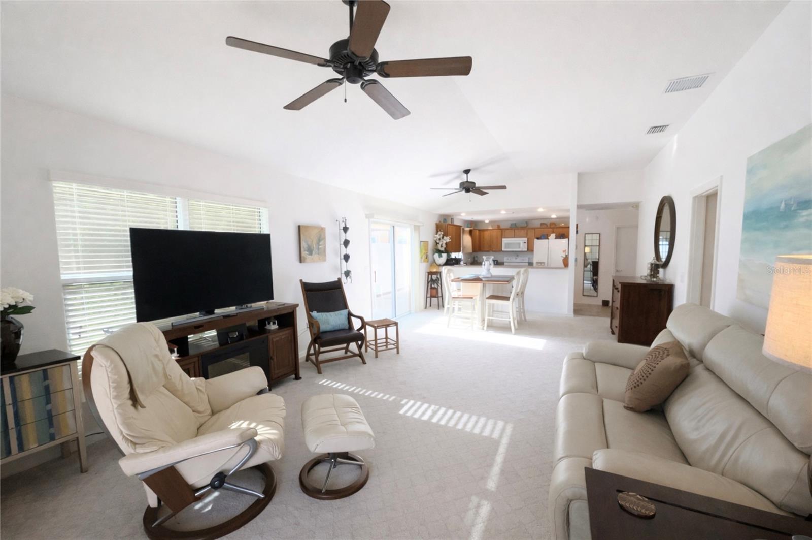 437 JARQUIN WAY, THE VILLAGES, FL, 32162