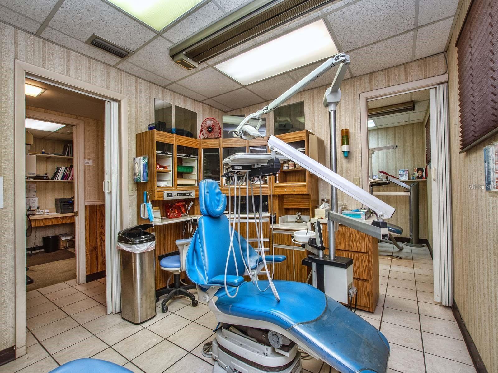 404 PERKINS ST, LEESBURG, FL, 34748