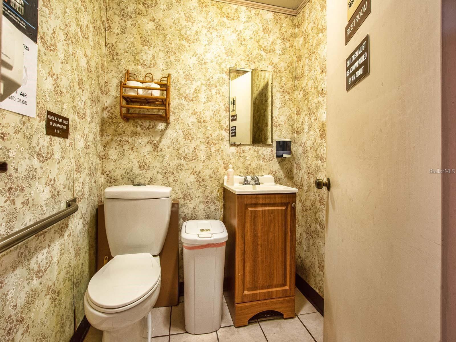 404 PERKINS ST, LEESBURG, FL, 34748