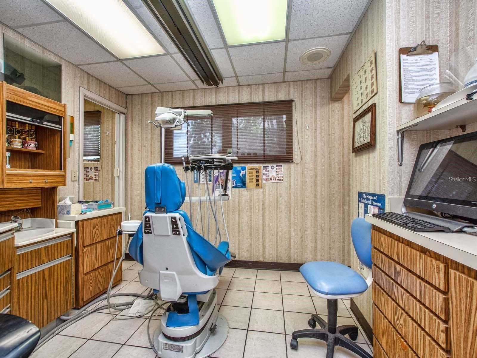 404 PERKINS ST, LEESBURG, FL, 34748