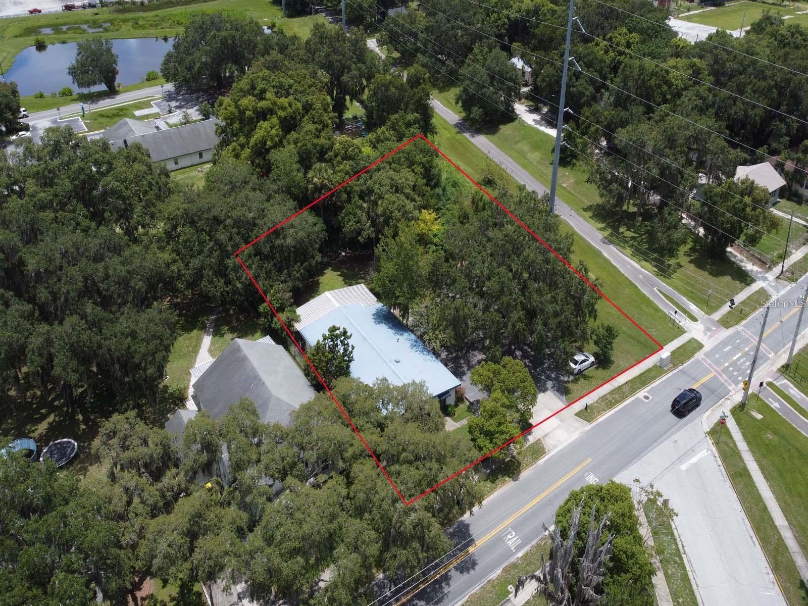 404 PERKINS ST, LEESBURG, FL, 34748