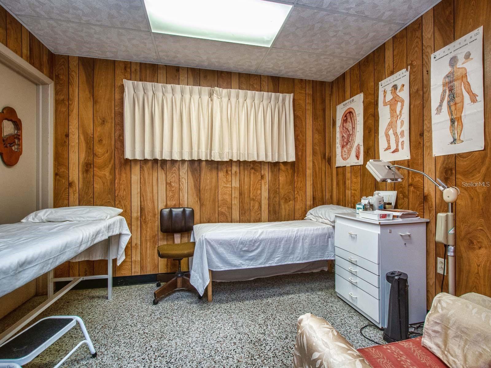 404 PERKINS ST, LEESBURG, FL, 34748