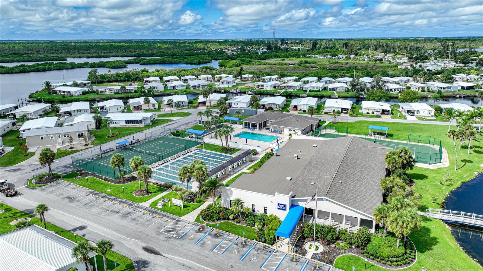 212 MARTINIQUE RD, NORTH PORT, FL, 34287