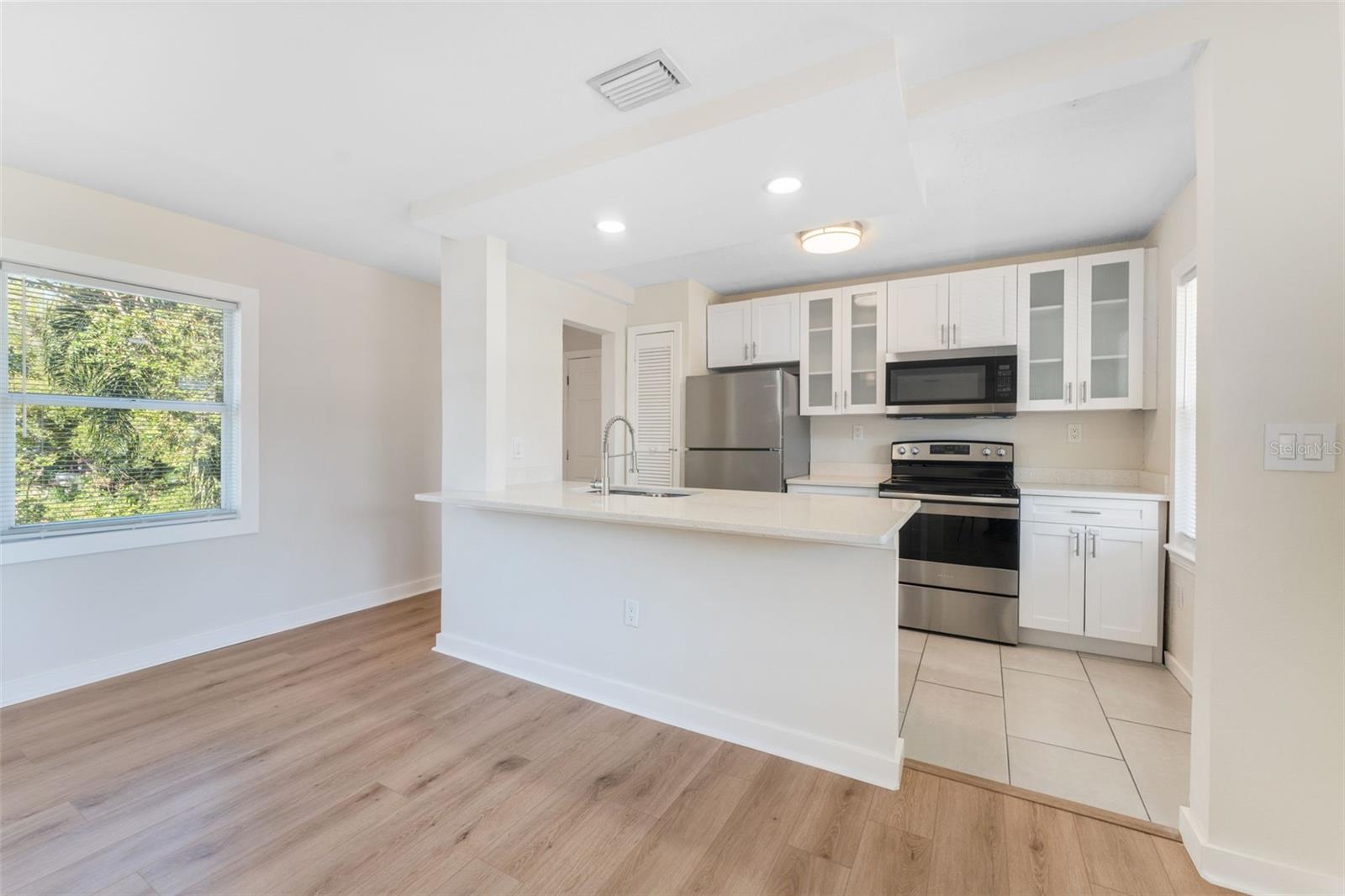 221 S HALE AVE, TAMPA, FL, 33609