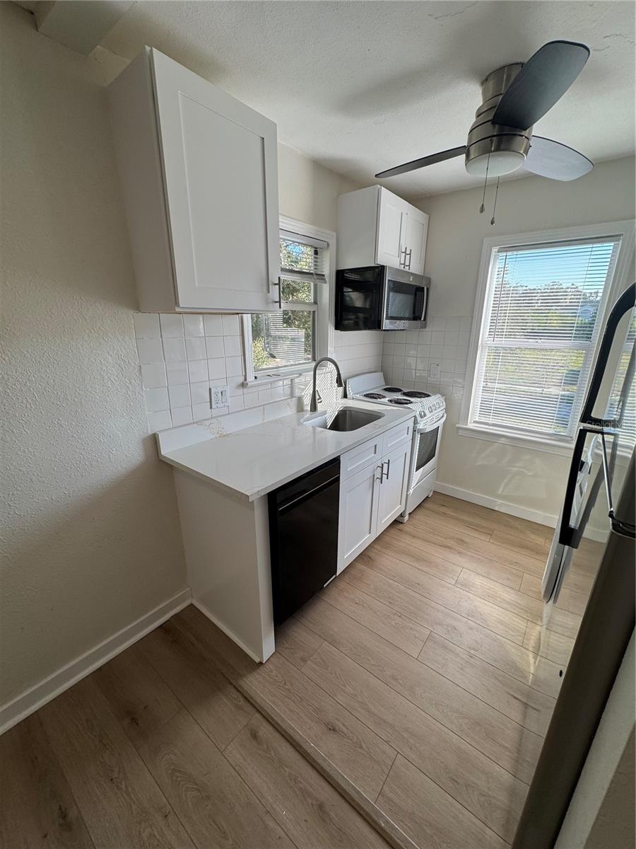 221 S HALE AVE, TAMPA, FL, 33609