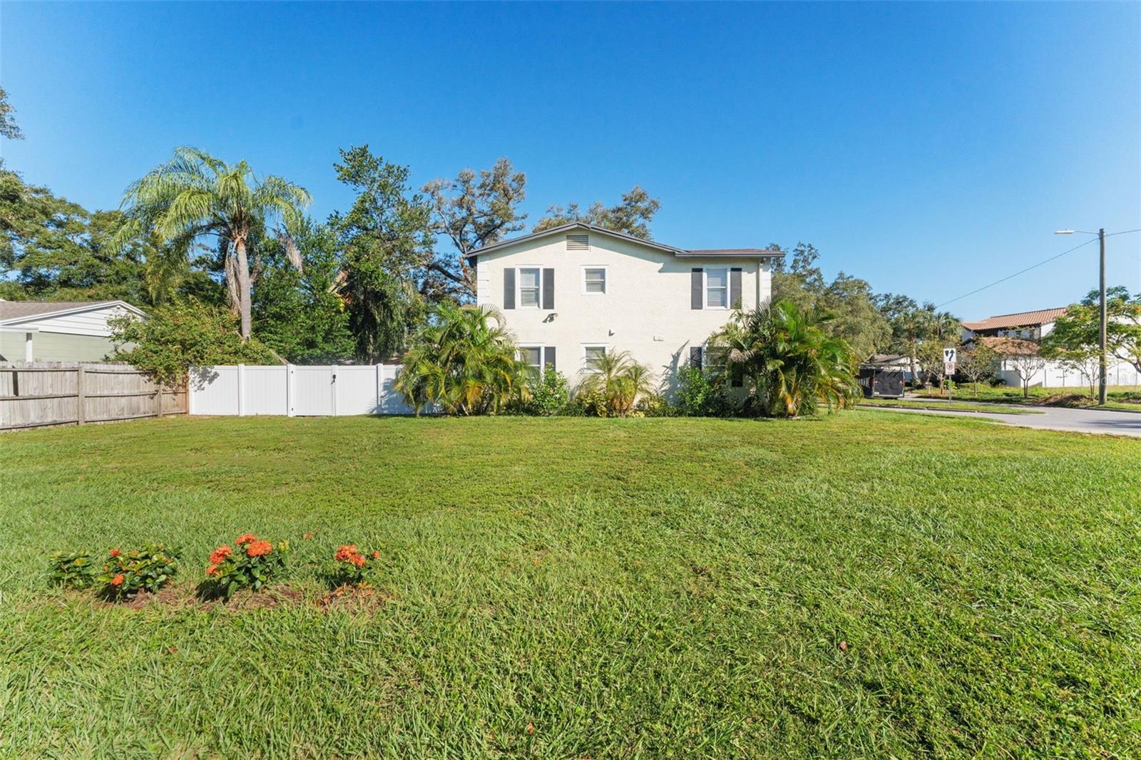 221 S HALE AVE, TAMPA, FL, 33609