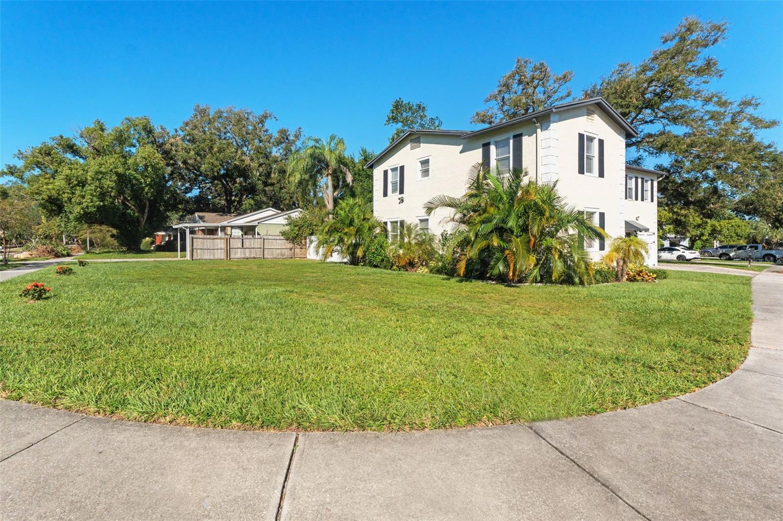 221 S HALE AVE, TAMPA, FL, 33609