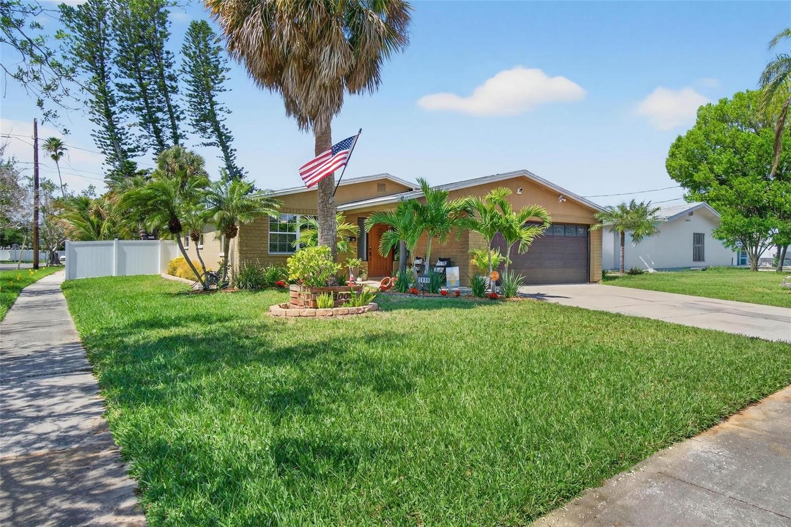 5900 BAYOU GRANDE BLVD NE, ST PETERSBURG, FL, 33703