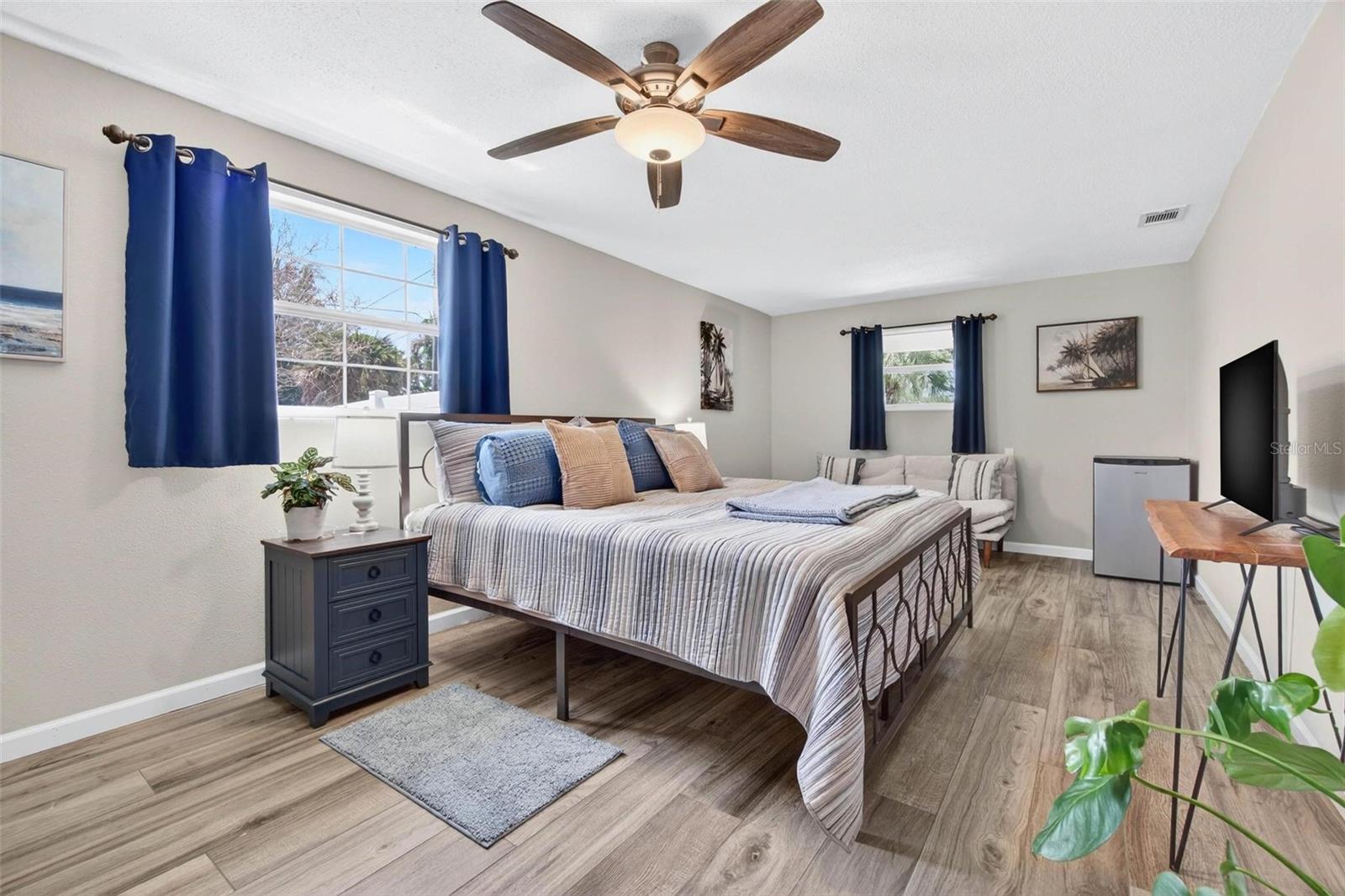 5900 BAYOU GRANDE BLVD NE, ST PETERSBURG, FL, 33703