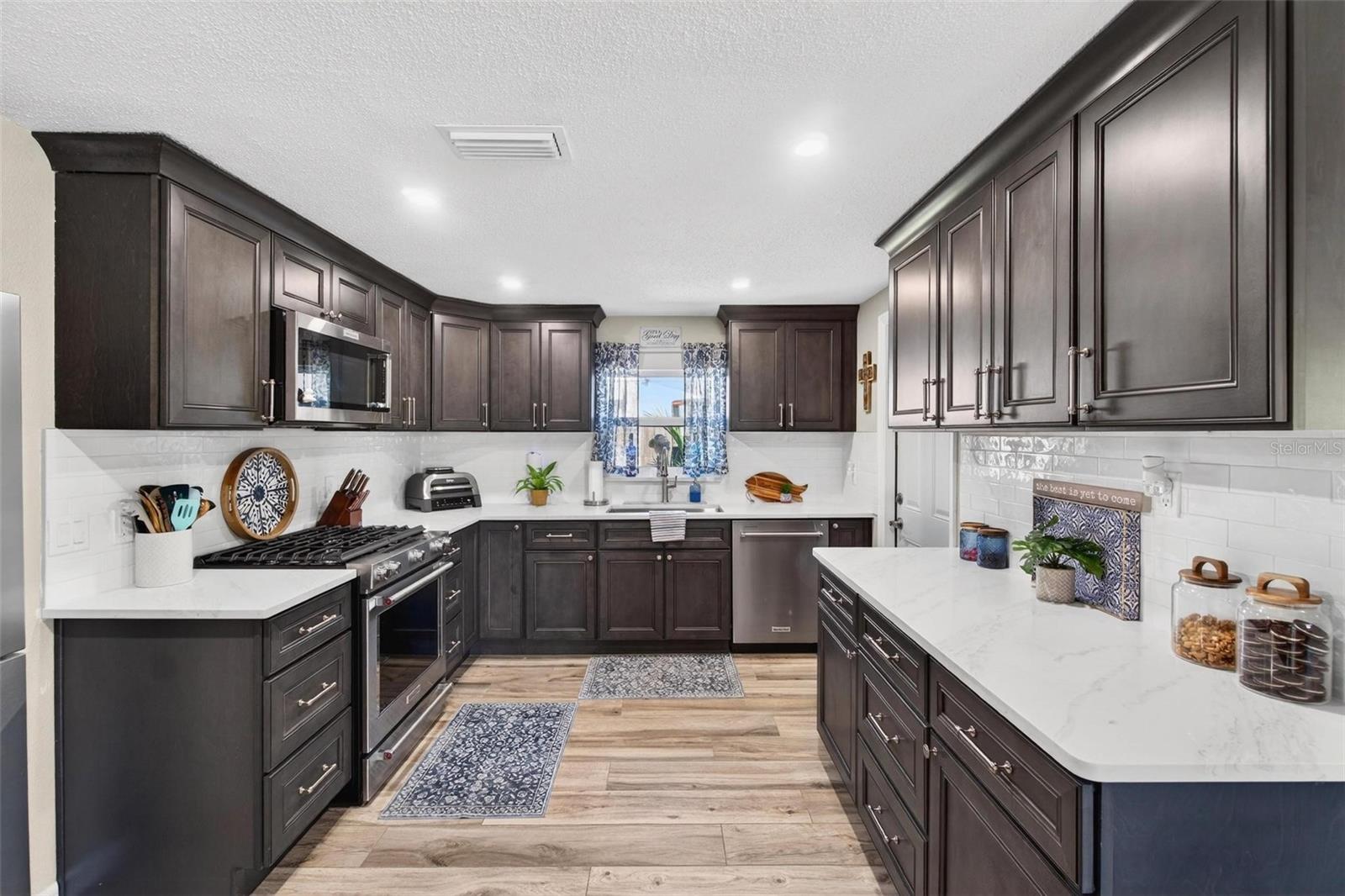 5900 BAYOU GRANDE BLVD NE, ST PETERSBURG, FL, 33703