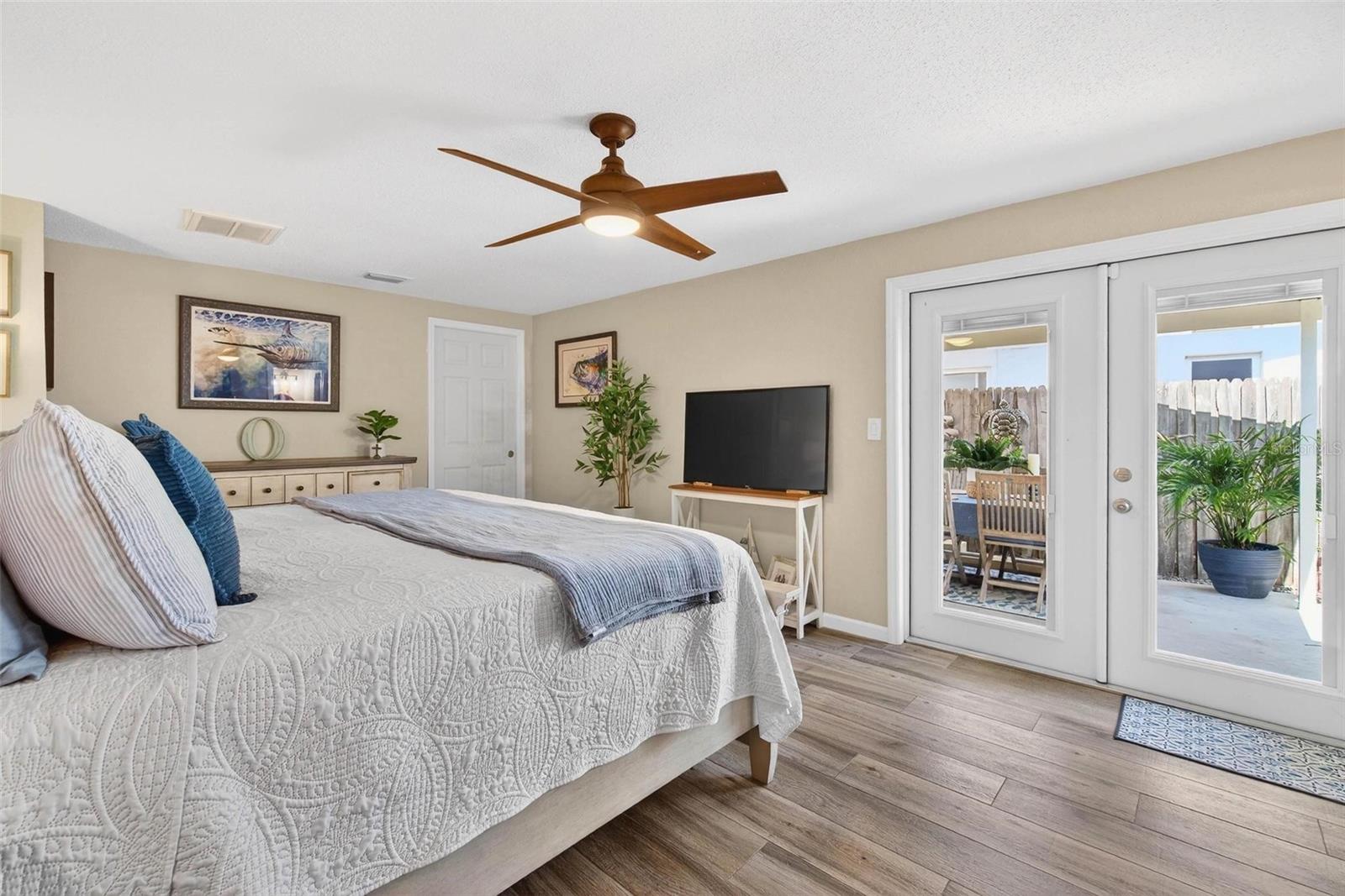 5900 BAYOU GRANDE BLVD NE, ST PETERSBURG, FL, 33703