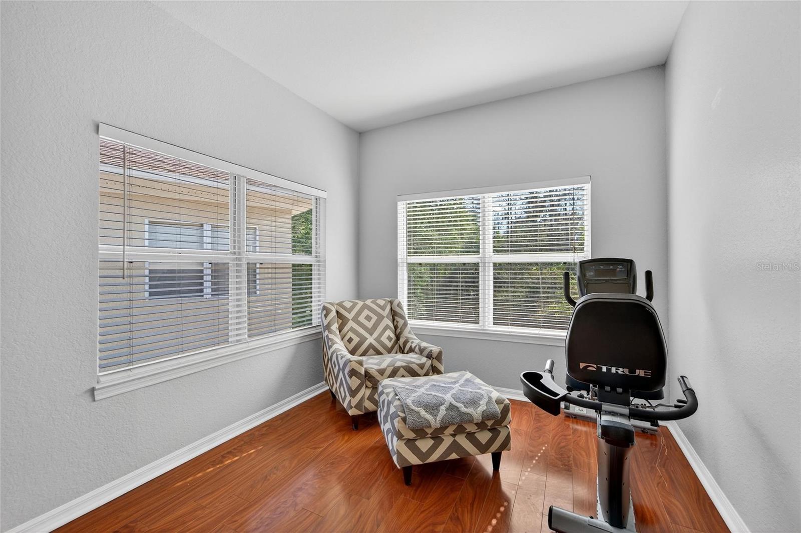 Primary Bedroom Sitting Area, office ook