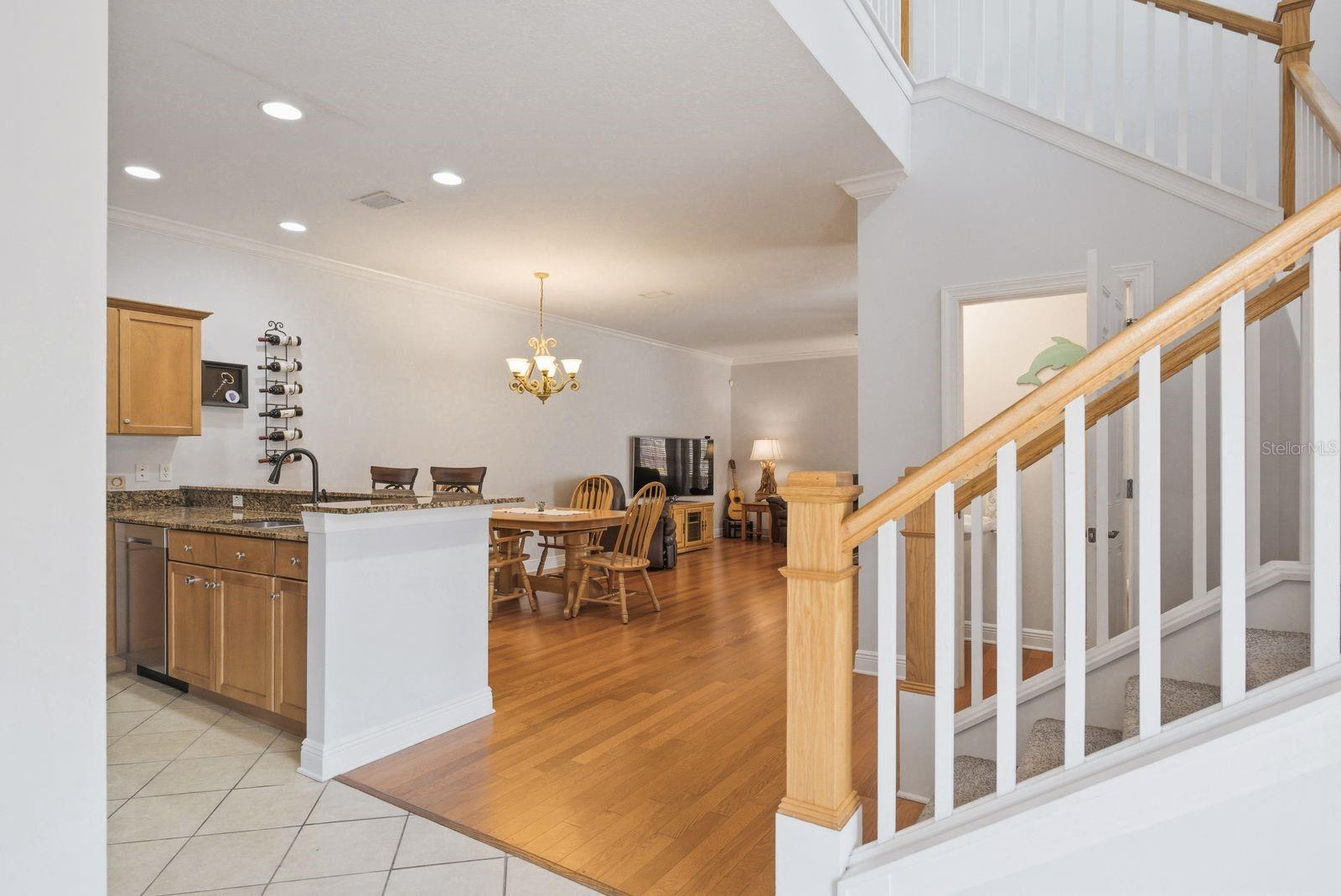 208 VALENCIA CIR, ST PETERSBURG, FL, 33716