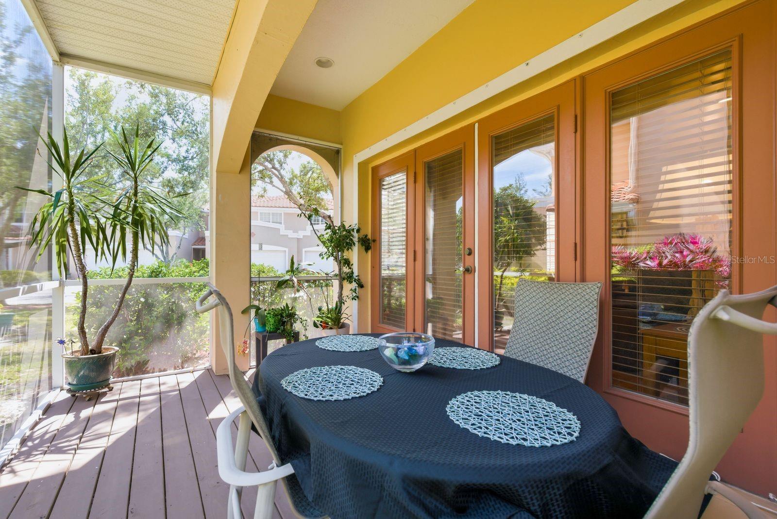 208 VALENCIA CIR, ST PETERSBURG, FL, 33716