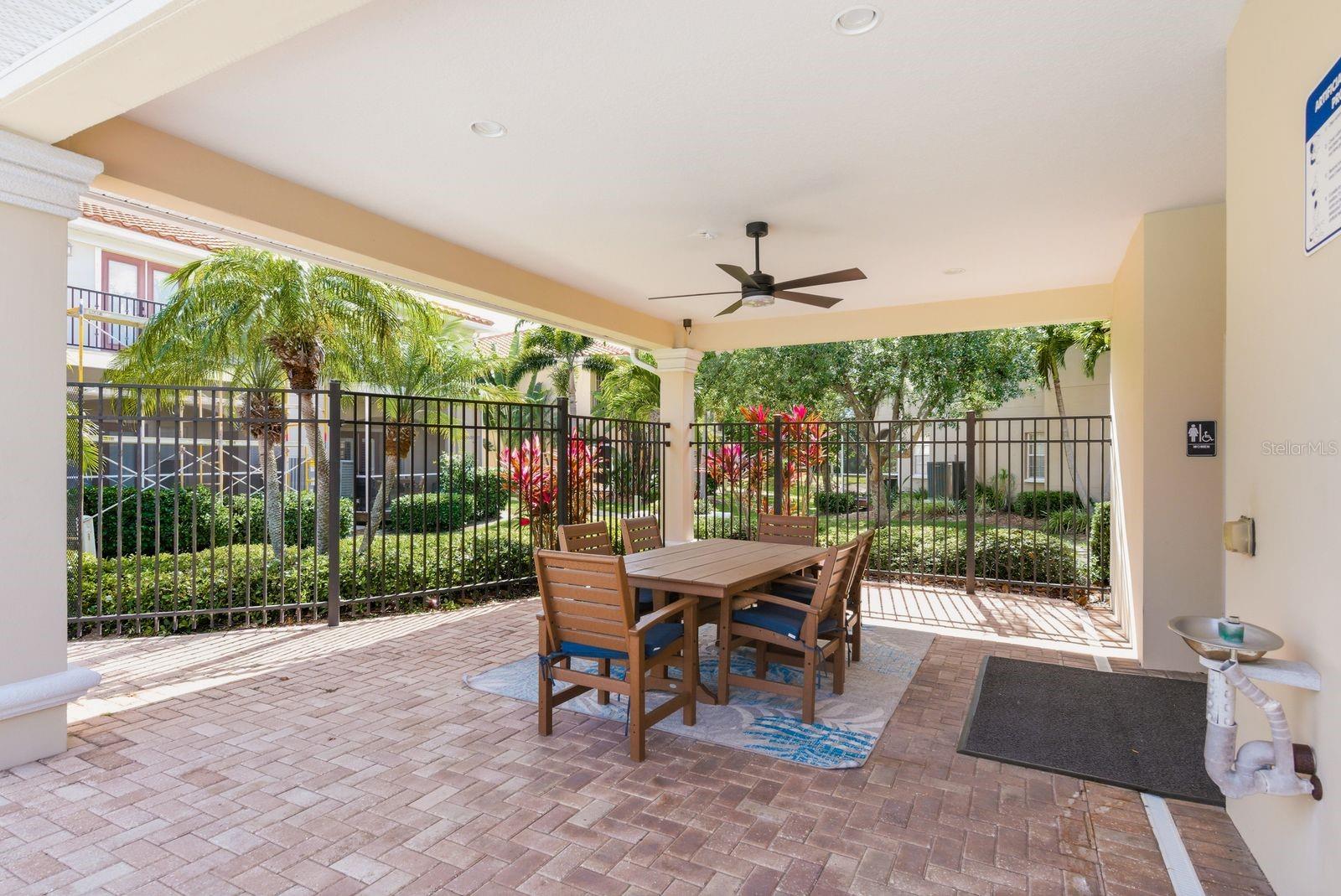 208 VALENCIA CIR, ST PETERSBURG, FL, 33716