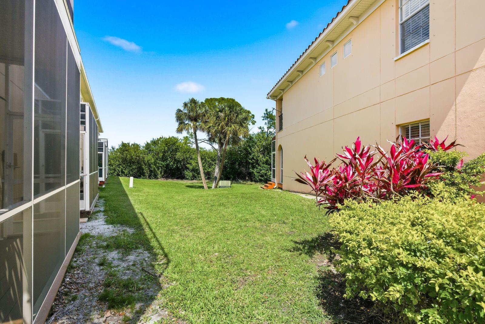 208 VALENCIA CIR, ST PETERSBURG, FL, 33716