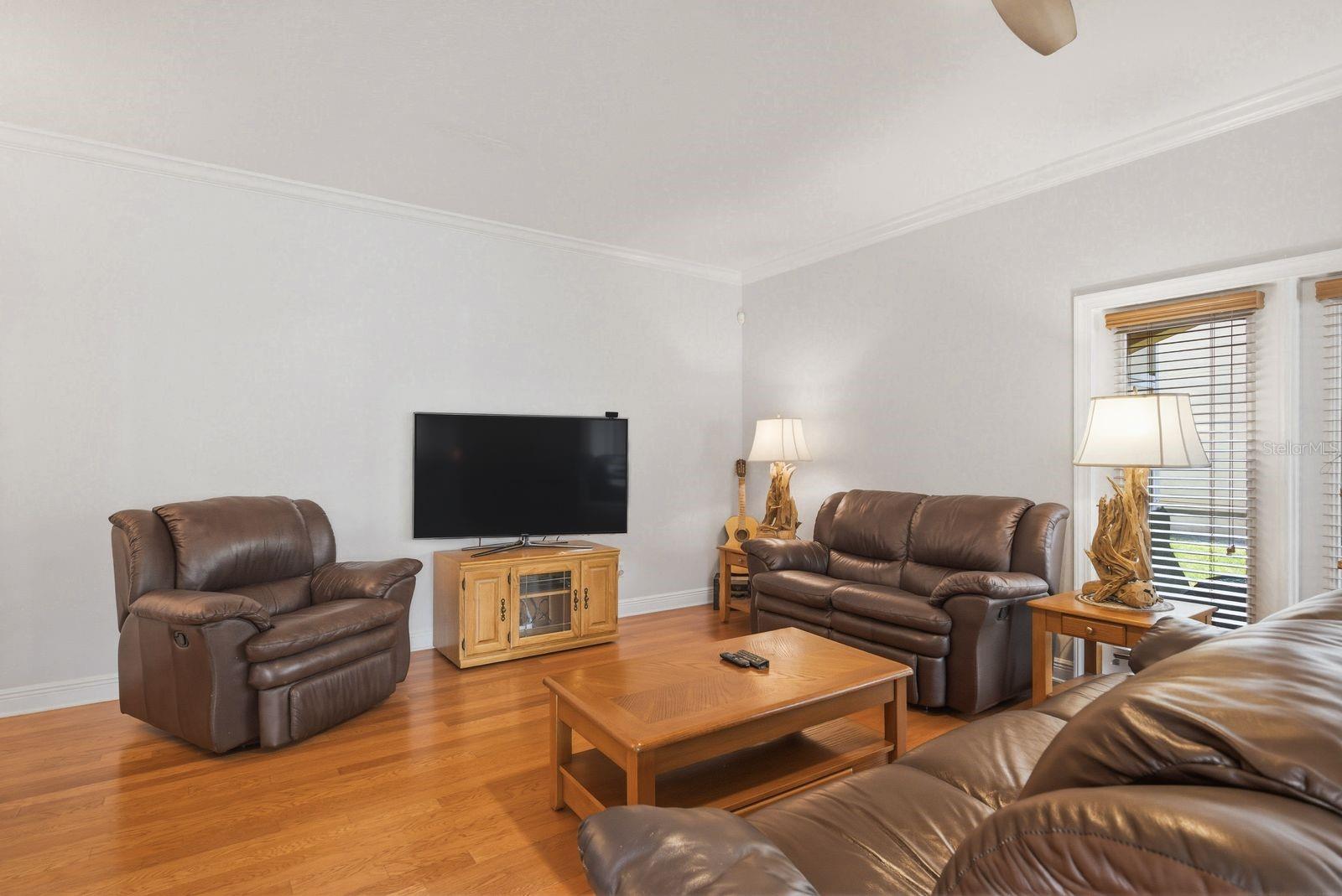 208 VALENCIA CIR, ST PETERSBURG, FL, 33716