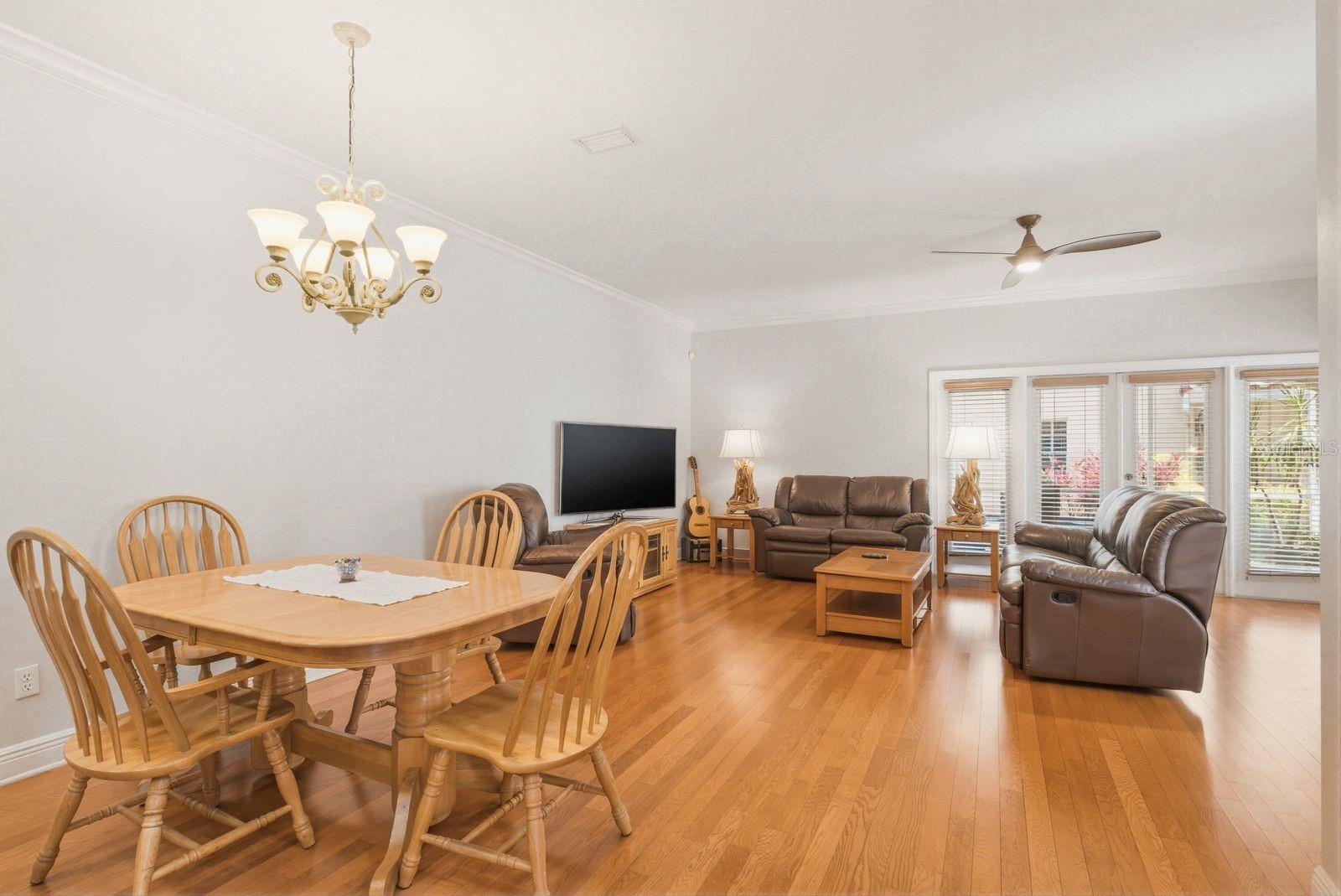 208 VALENCIA CIR, ST PETERSBURG, FL, 33716