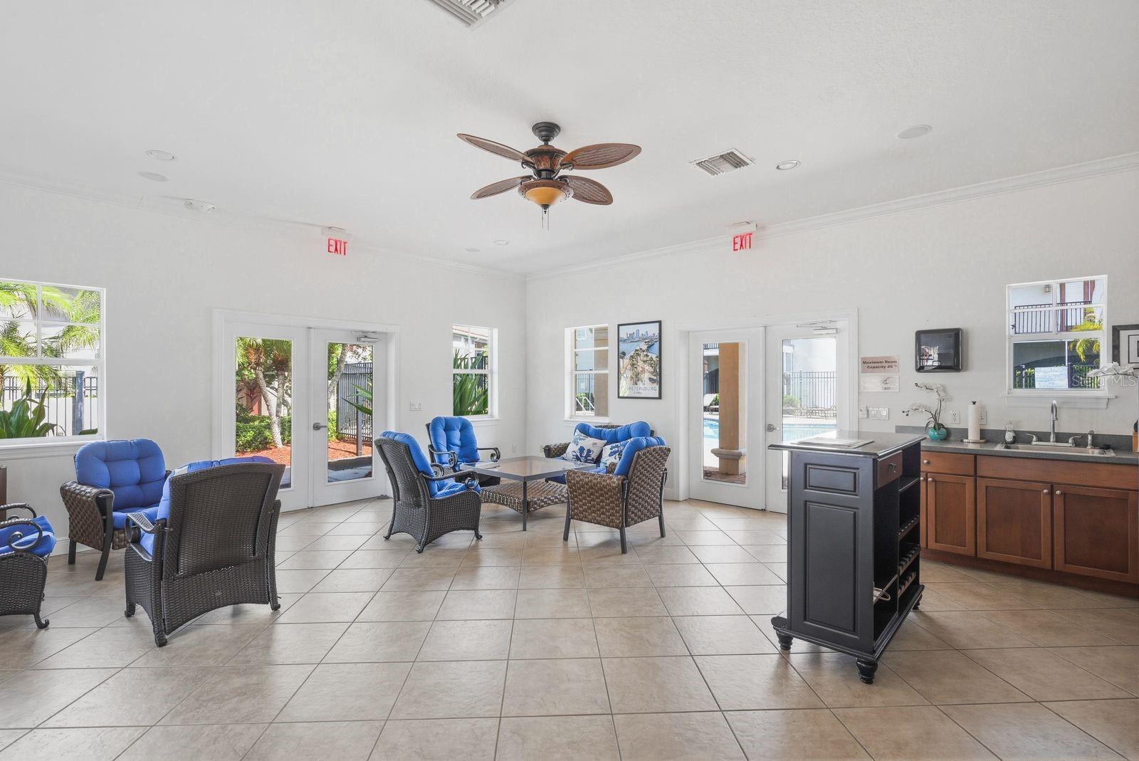 208 VALENCIA CIR, ST PETERSBURG, FL, 33716