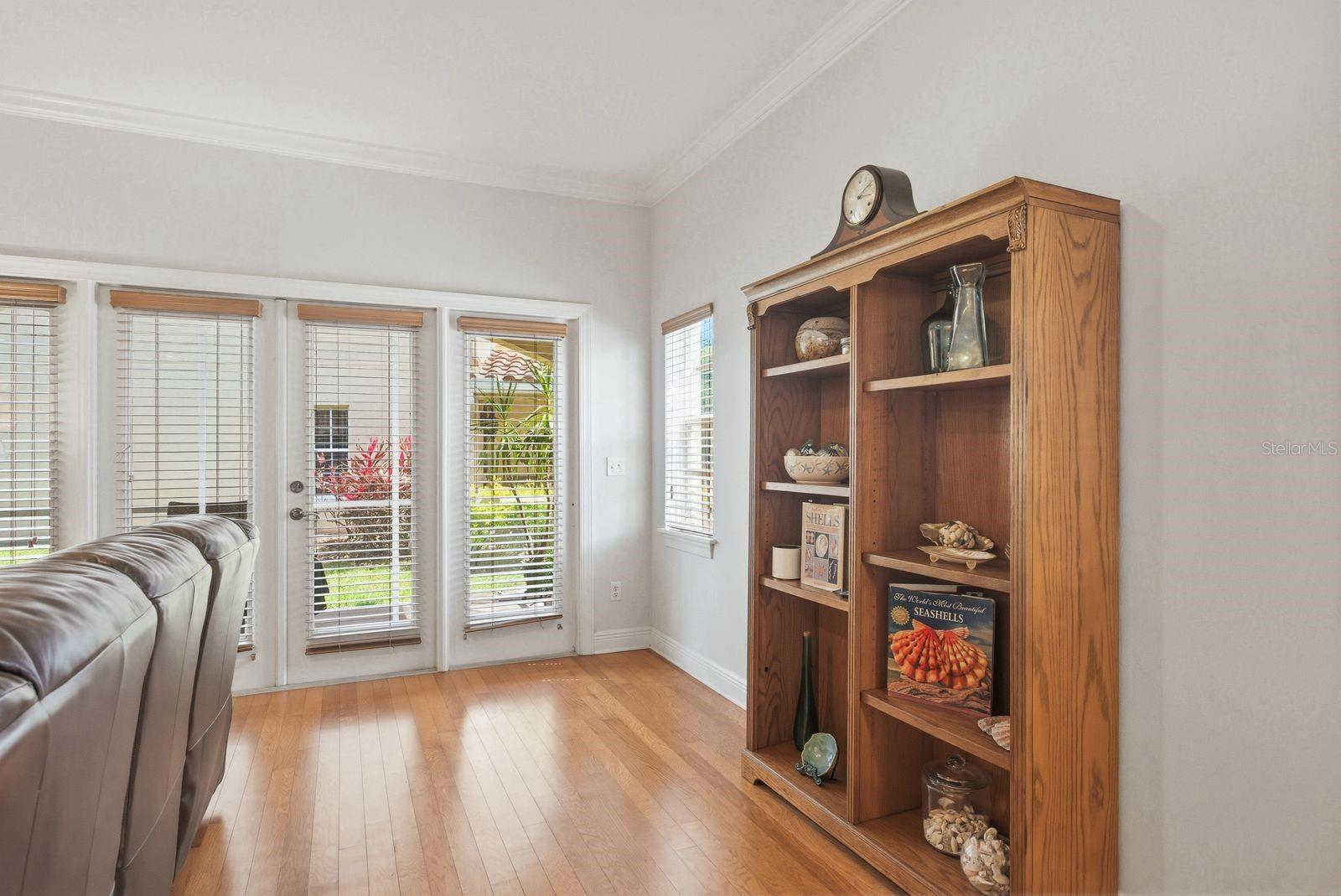 208 VALENCIA CIR, ST PETERSBURG, FL, 33716