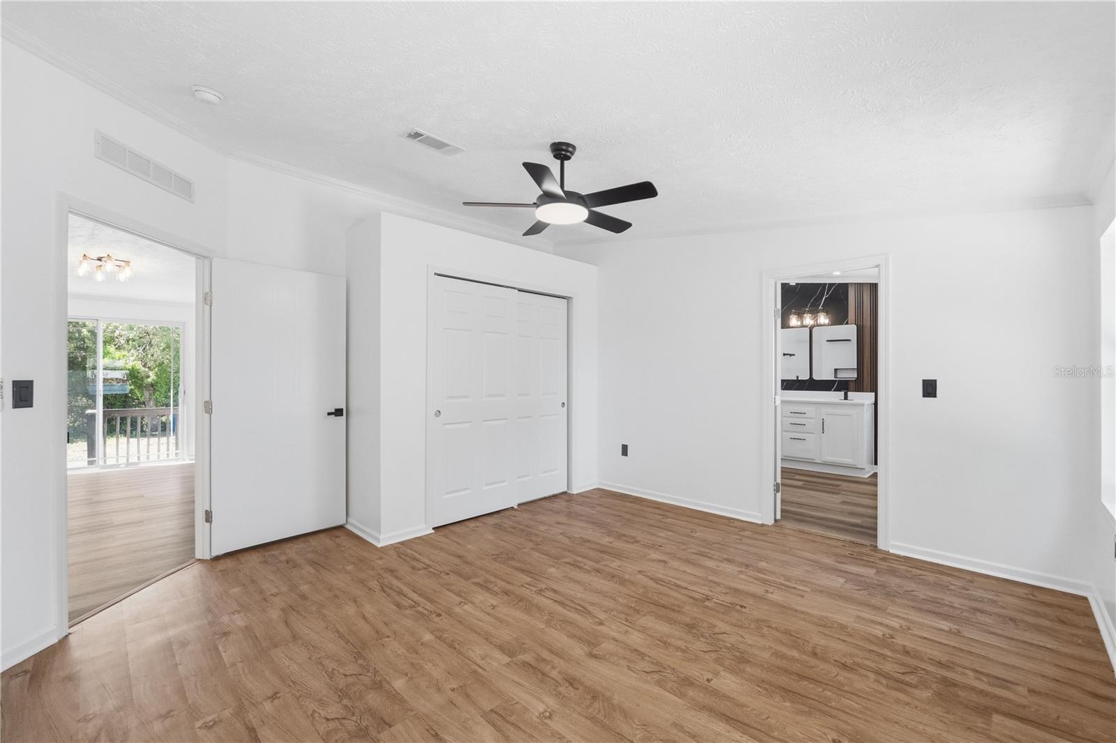 11708 MEADOWDALE DR, TAMPA, FL, 33625