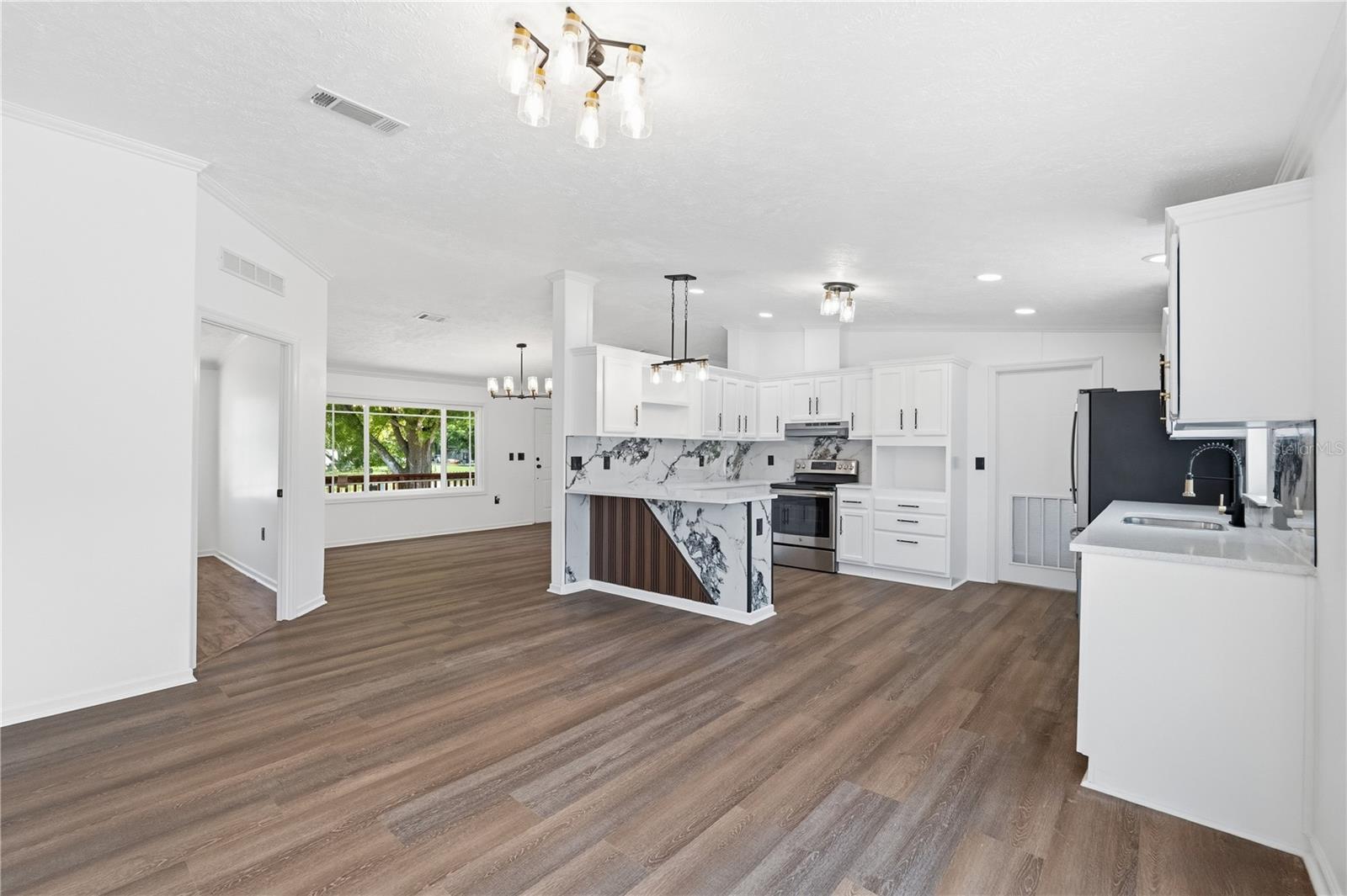 11708 MEADOWDALE DR, TAMPA, FL, 33625